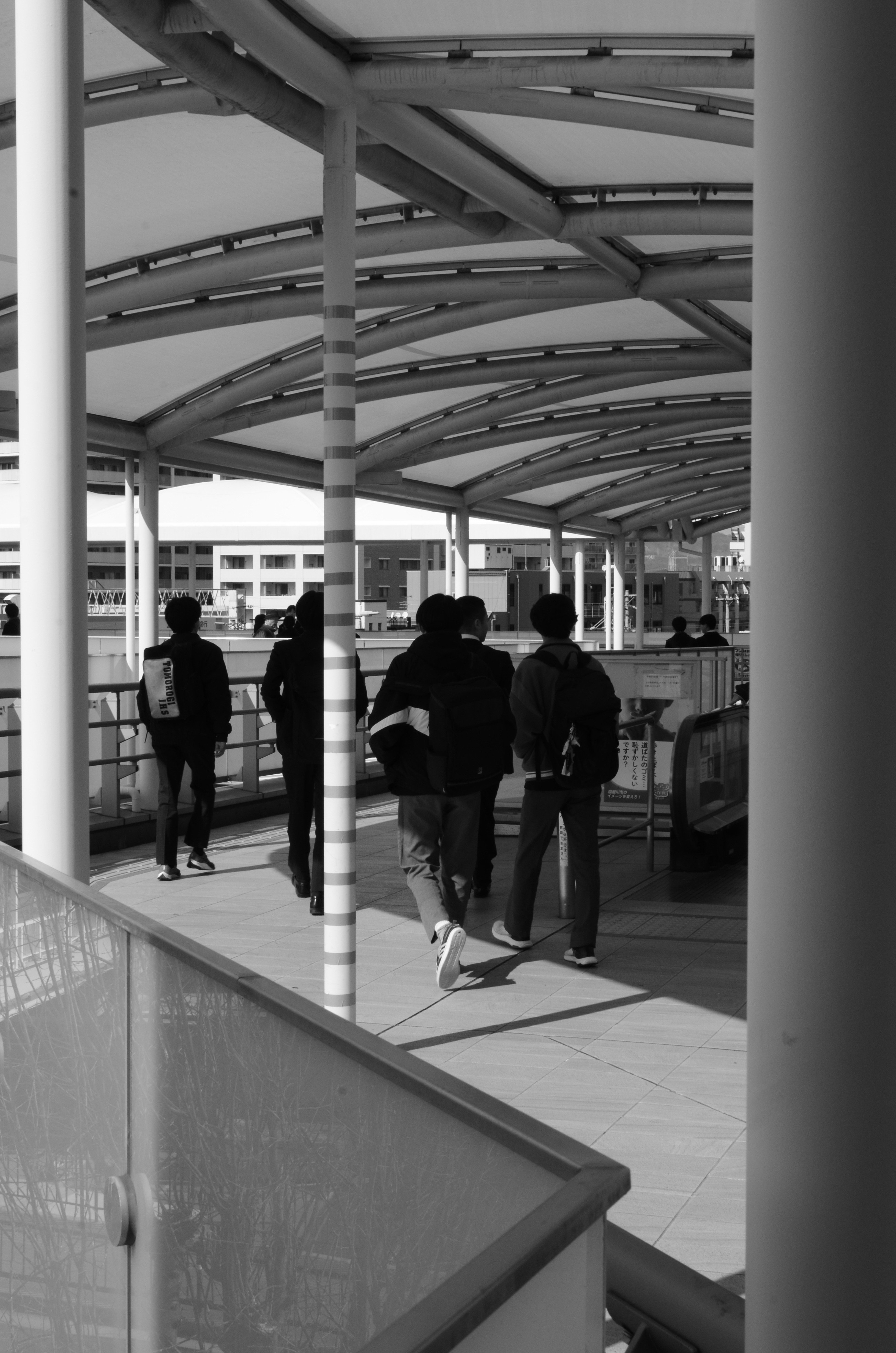 20250210 Nikon D7000に35mmで駅前商店街を撮って歩く｜Ryuma