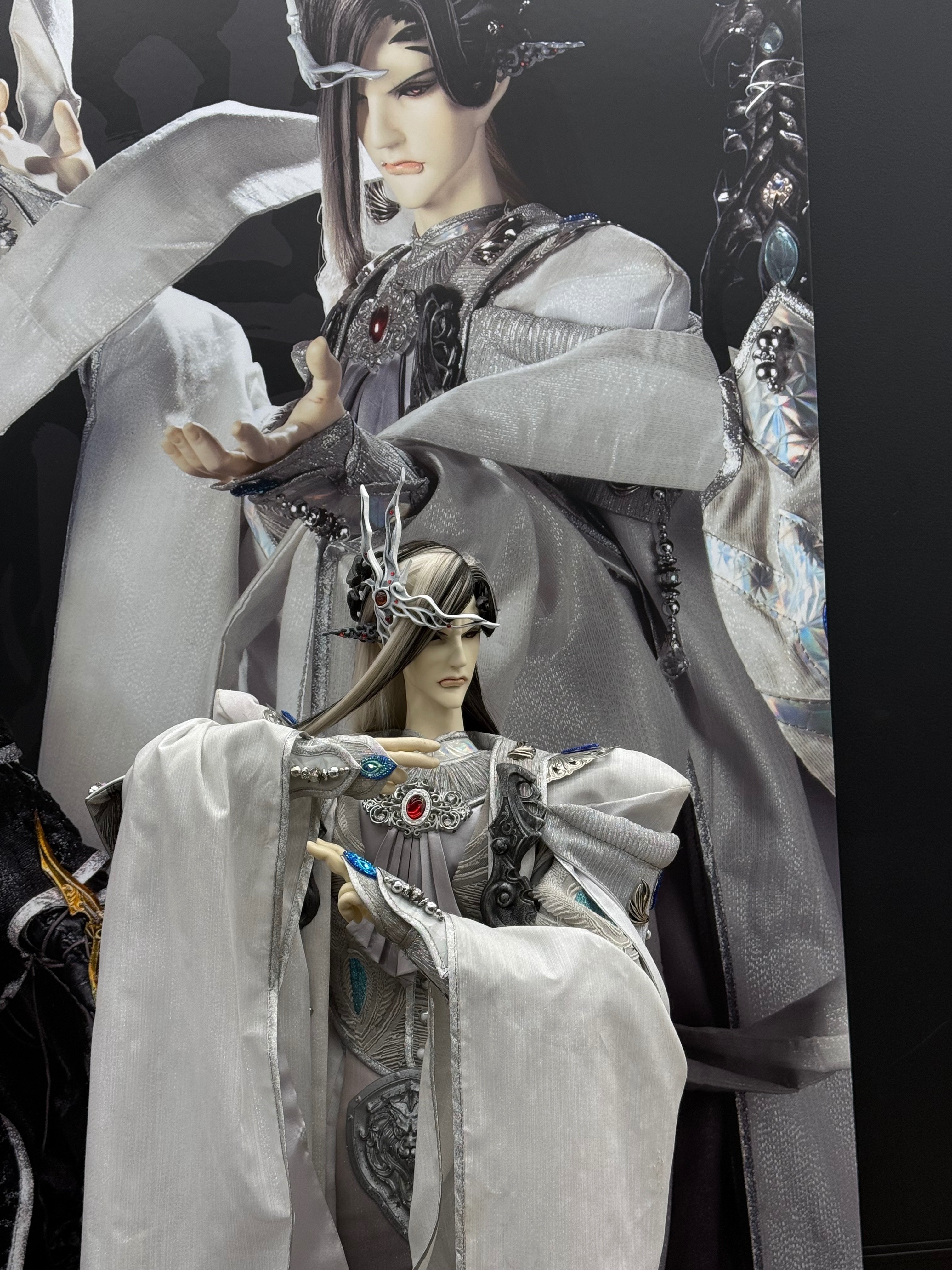 秋葉原『Thunderbolt Fantasy Project』布袋劇人形展、武器｜と