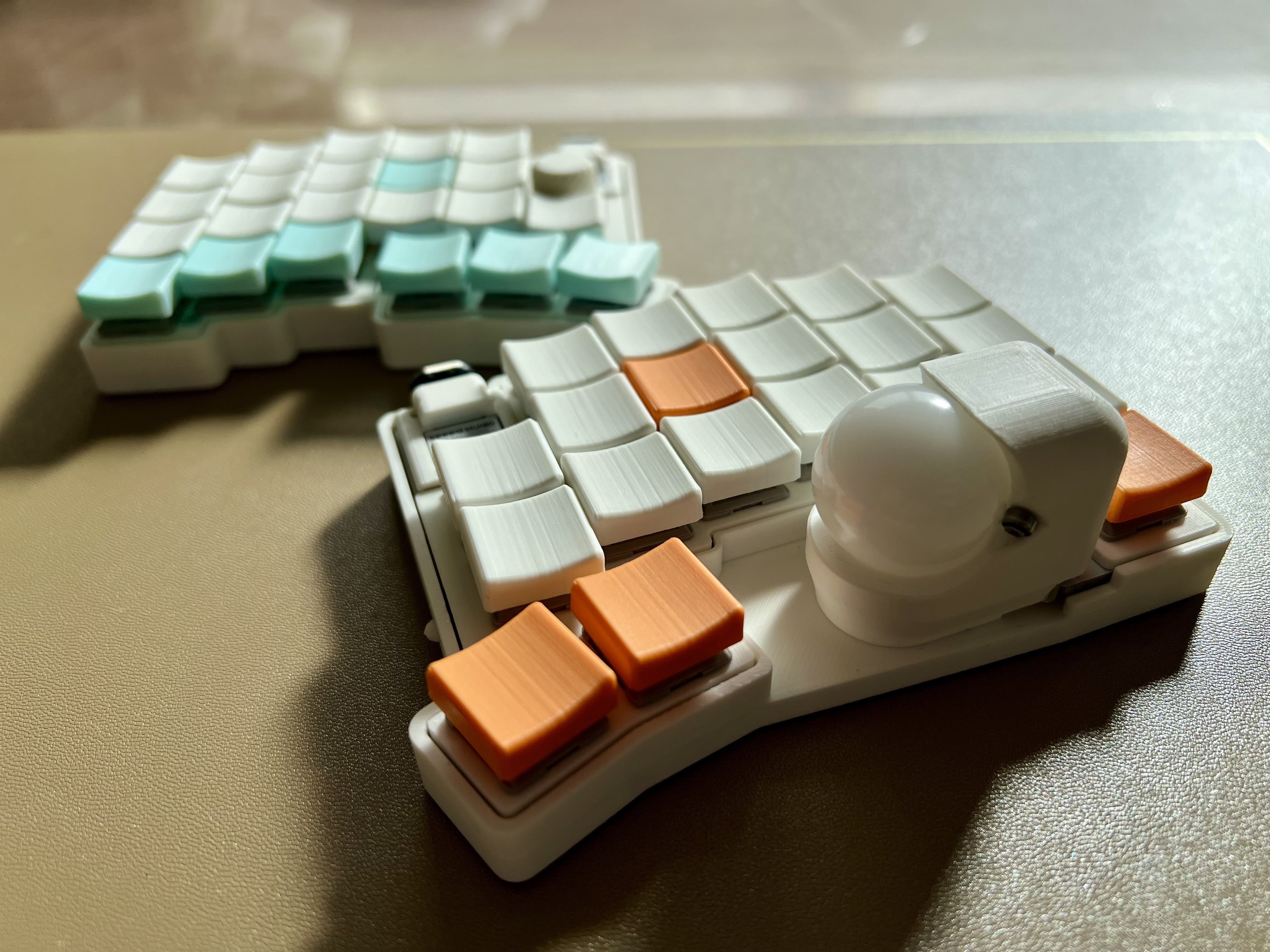 moNa2 ホワイト 組立済み 分割キーボードmoNaの利用1ヶ月レビュー【自作キーボード