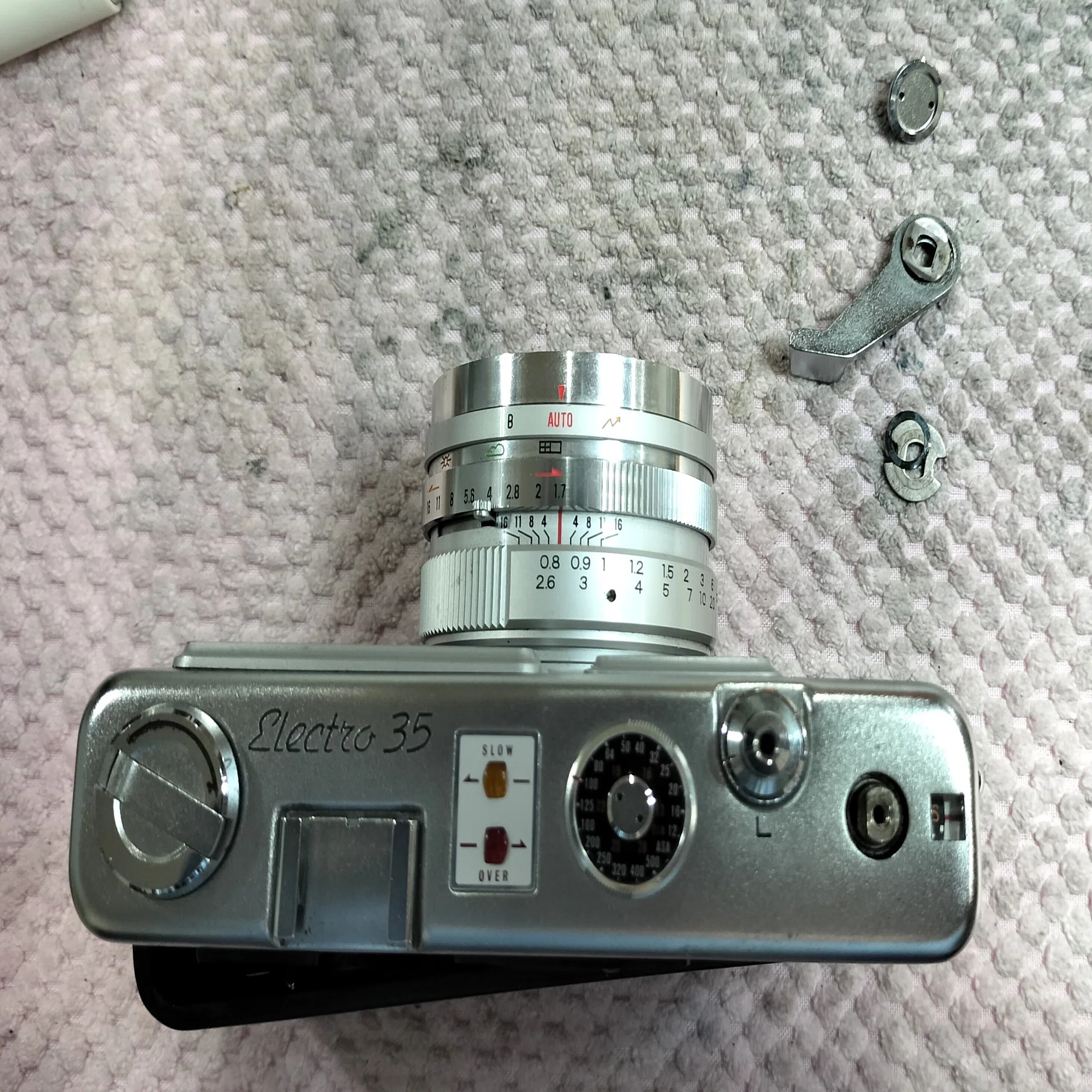初代ヤシカエレクトロ35の分解｜フィルムカメラ修理のアクアカメラ
