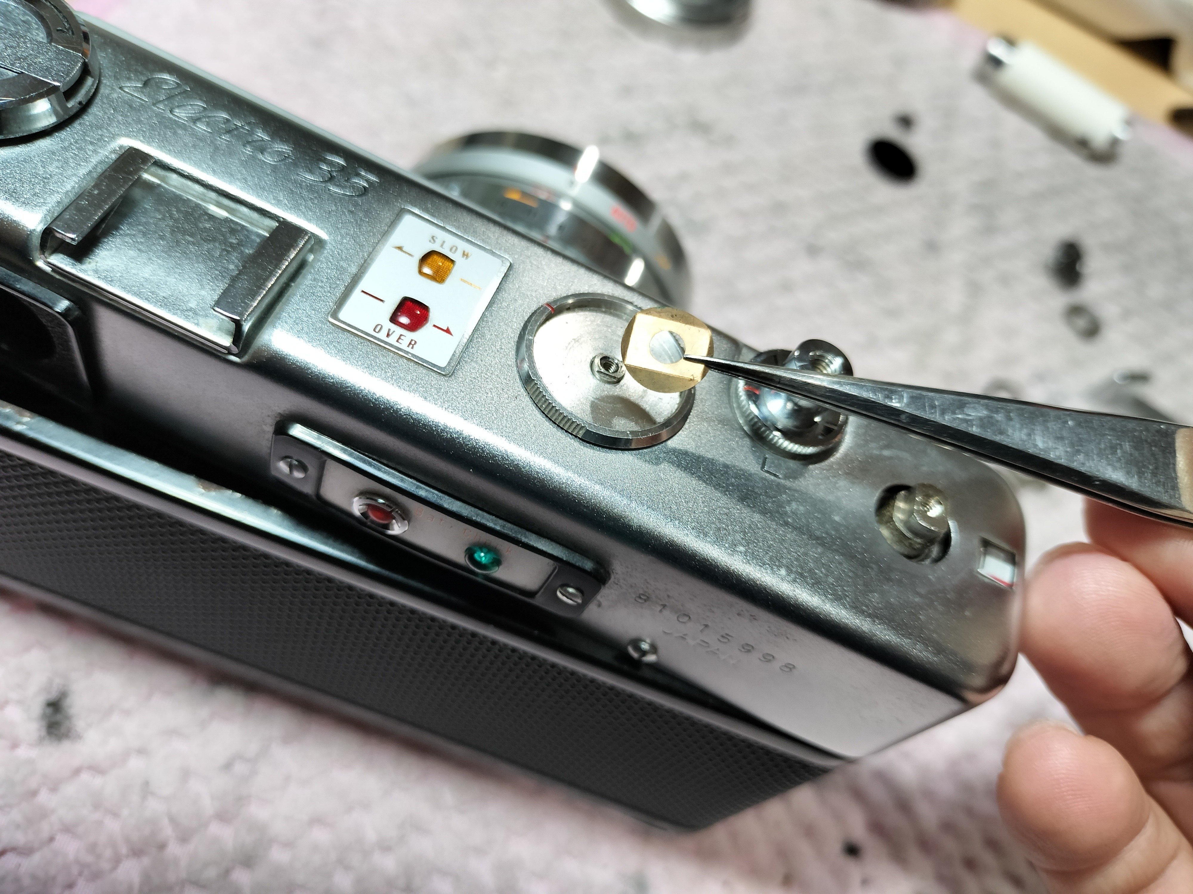 ヤシカエレクトロ35 GLの分解｜フィルムカメラ修理のアクアカメラ