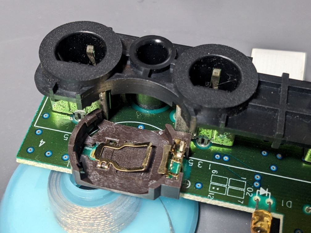 ゲームキューブの内蔵電池の交換及びホルダー化｜mahi