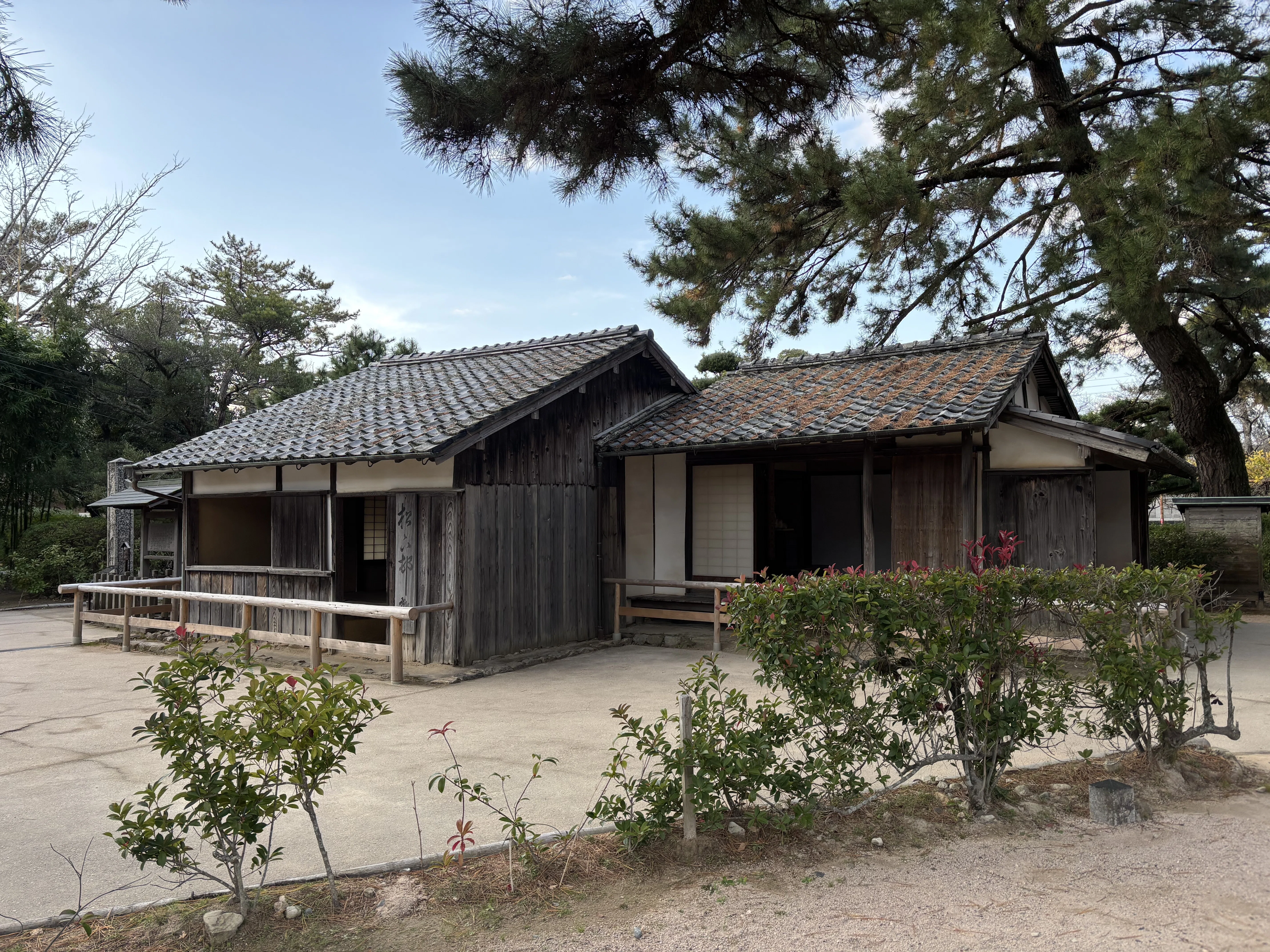 松下村塾：明治維新を成し遂げた多くの人材が育ちました。人を育てた
