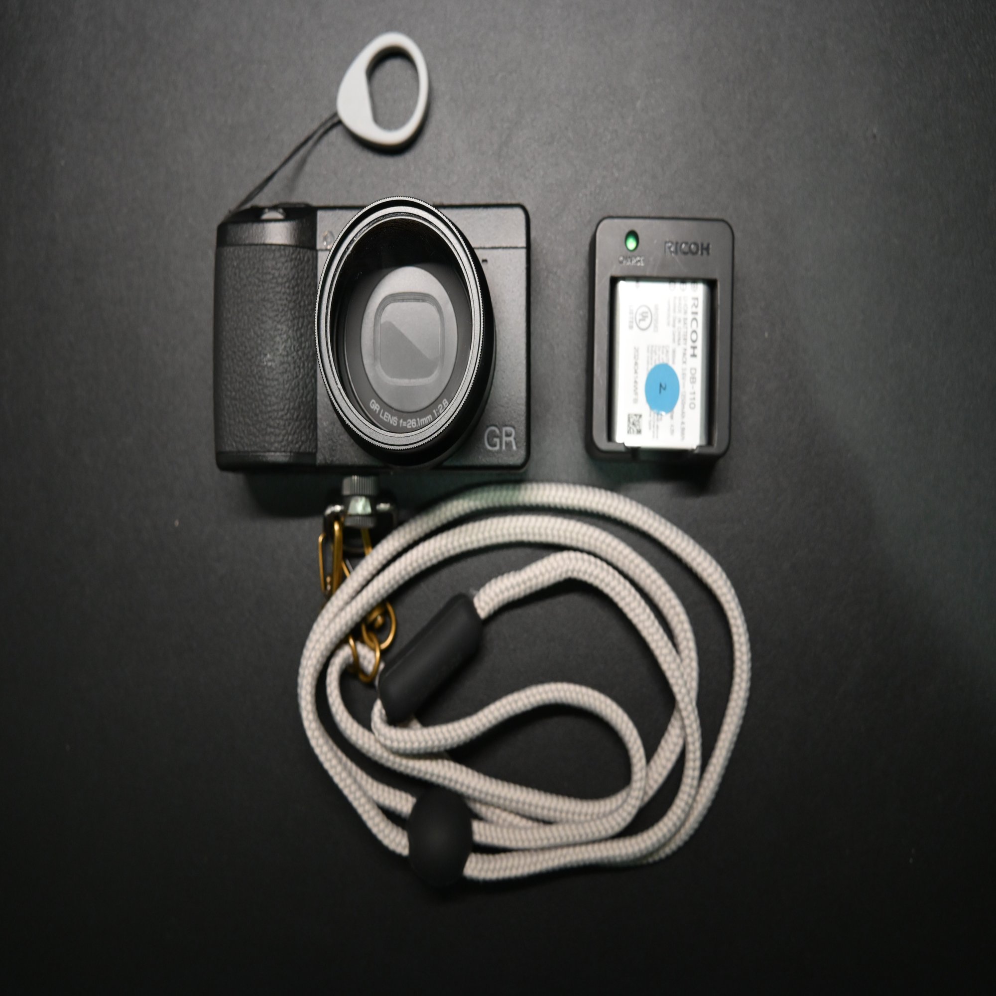 GR3買えたら必ずバッテリーも合わせて入手してほしい(できれば充電器も  