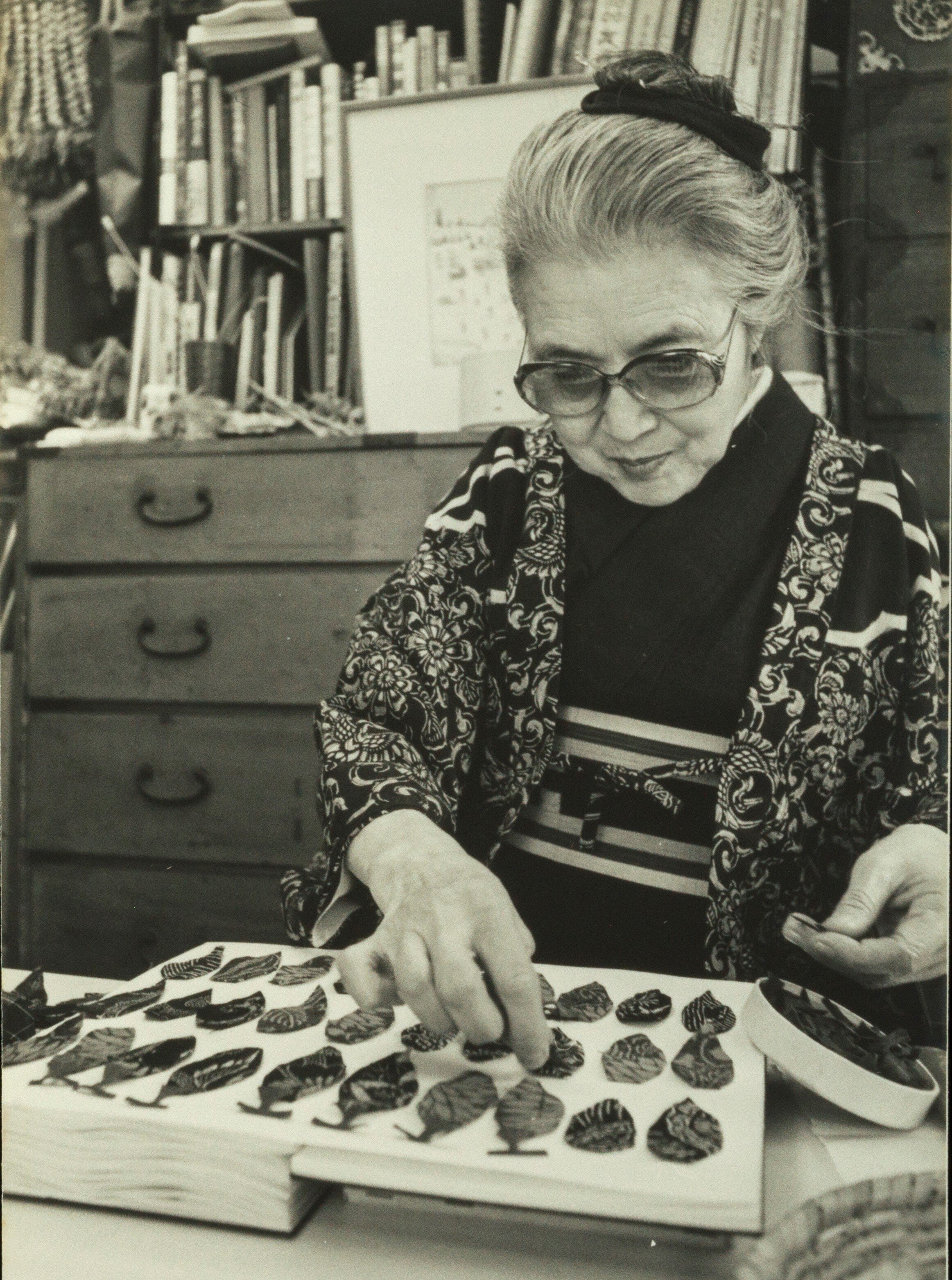 宮脇綾子のアプリケ創作に新たな視点｜白鳥 正夫