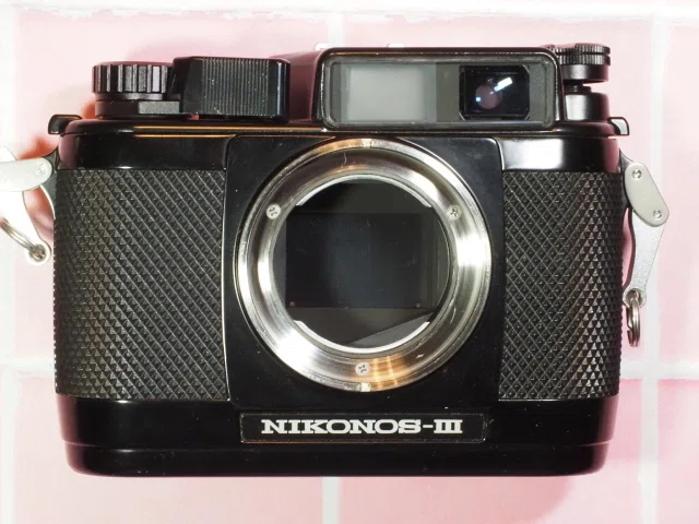 カメラ沼の深淵」 NIKONOS-III W-Nikkor 35mmF2.5｜saphirinus