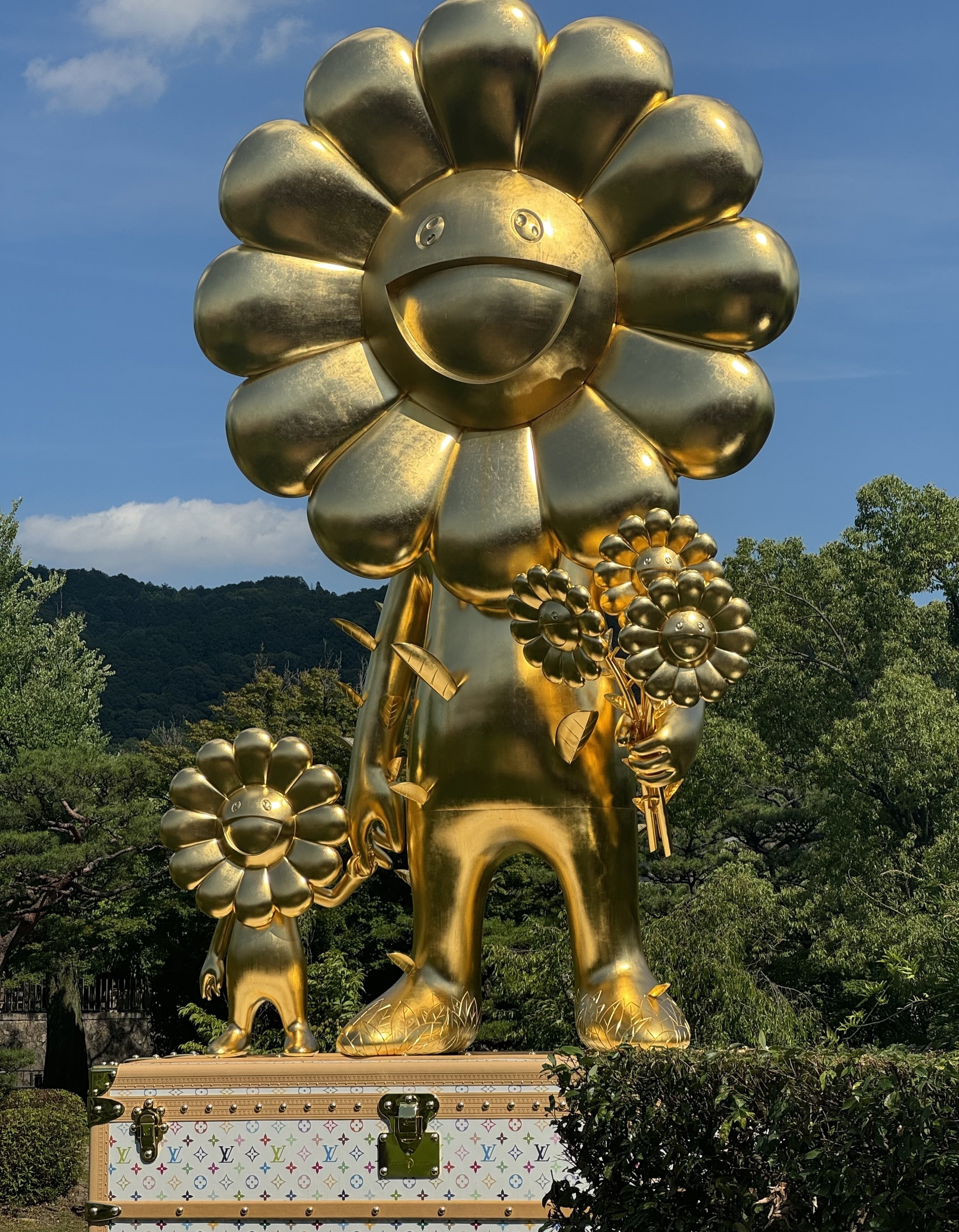 マルチカラースーパーフラットフラワーズ 村上隆 100部限定 6月27日(火