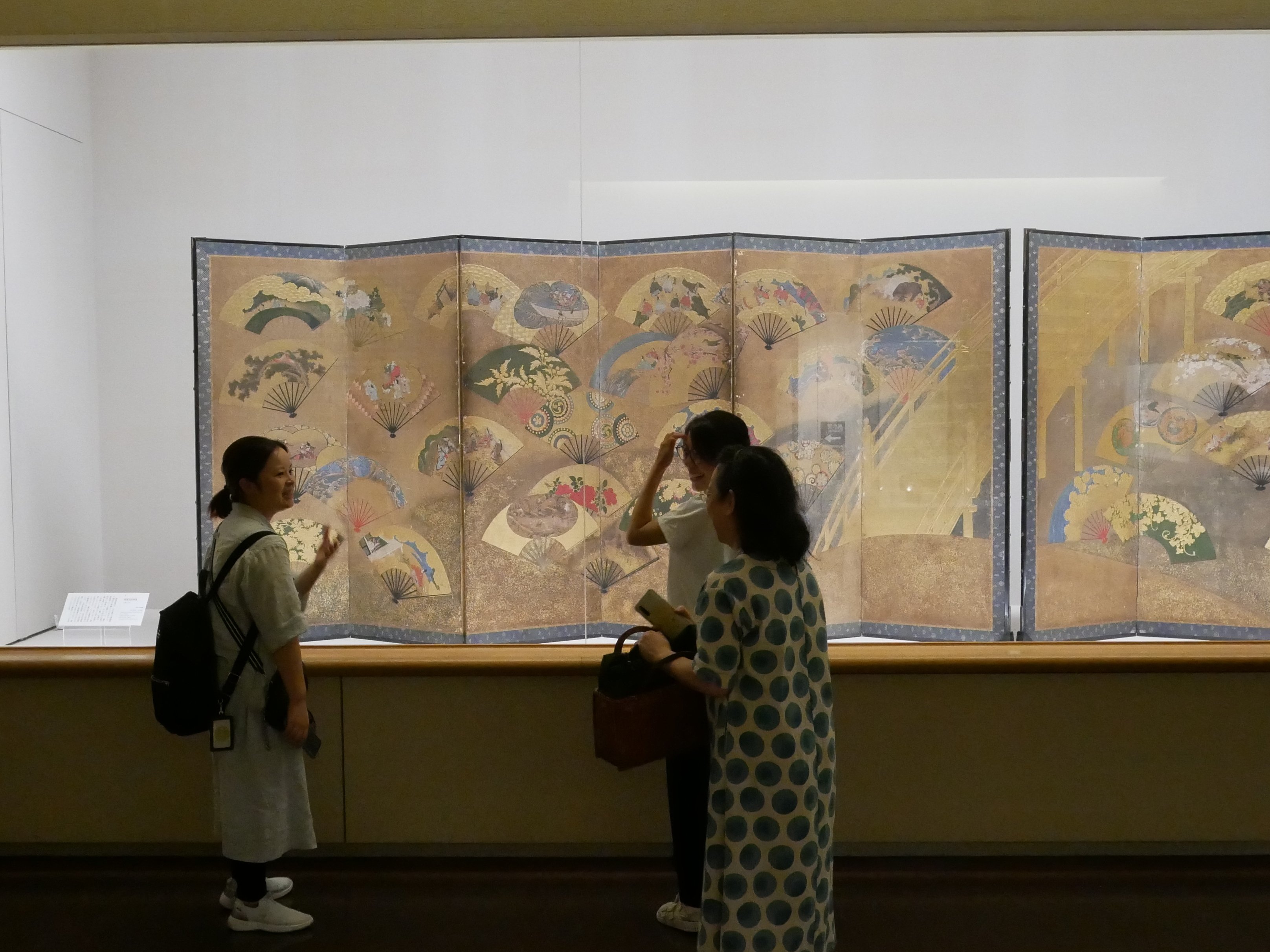 お雛様の飾り方」お雛様をきれいに見せる基本型④ 屏風その2｜大西