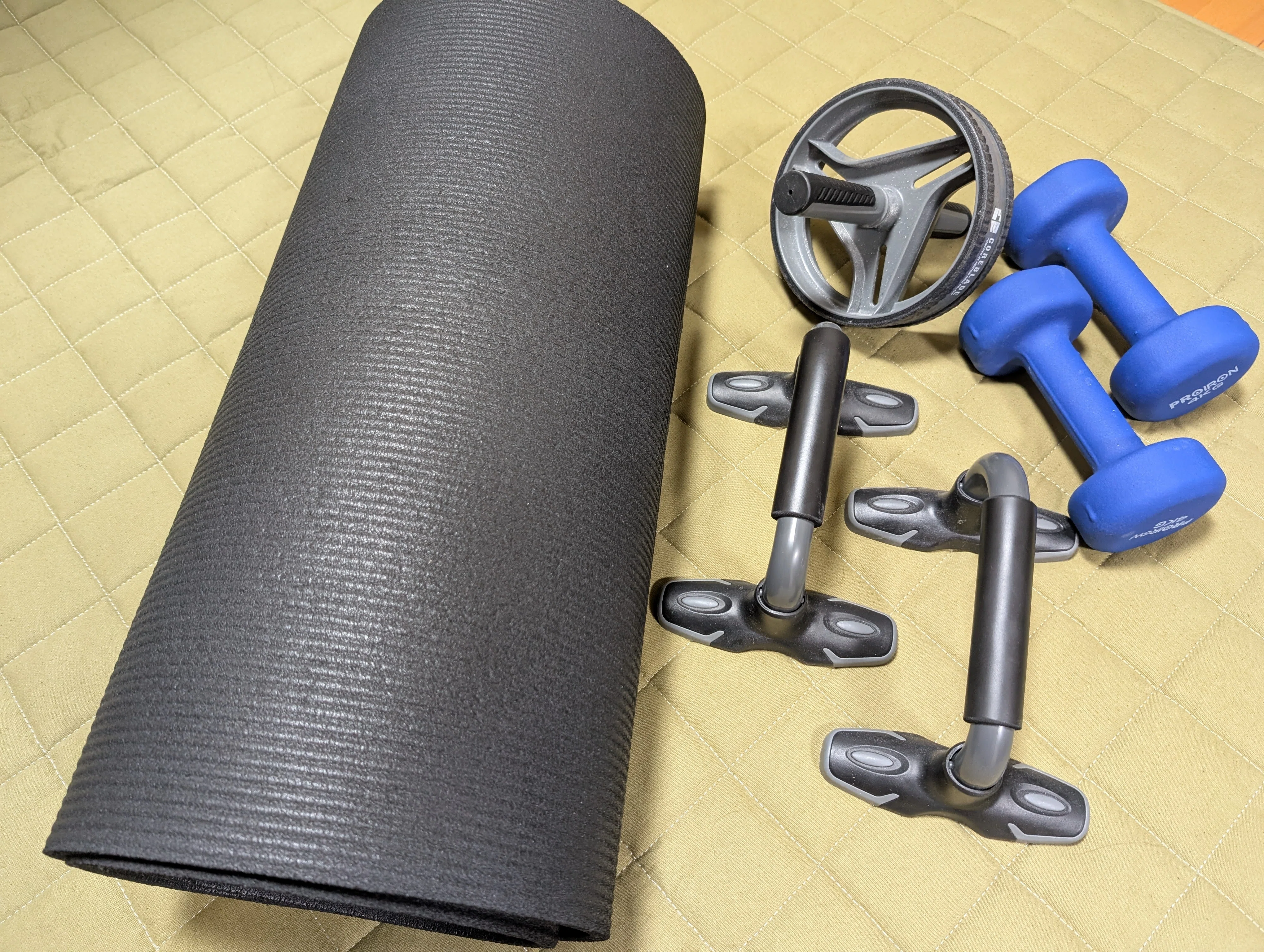宅トレは欠かせない。私のトレーニングメニューと器具を紹介します
