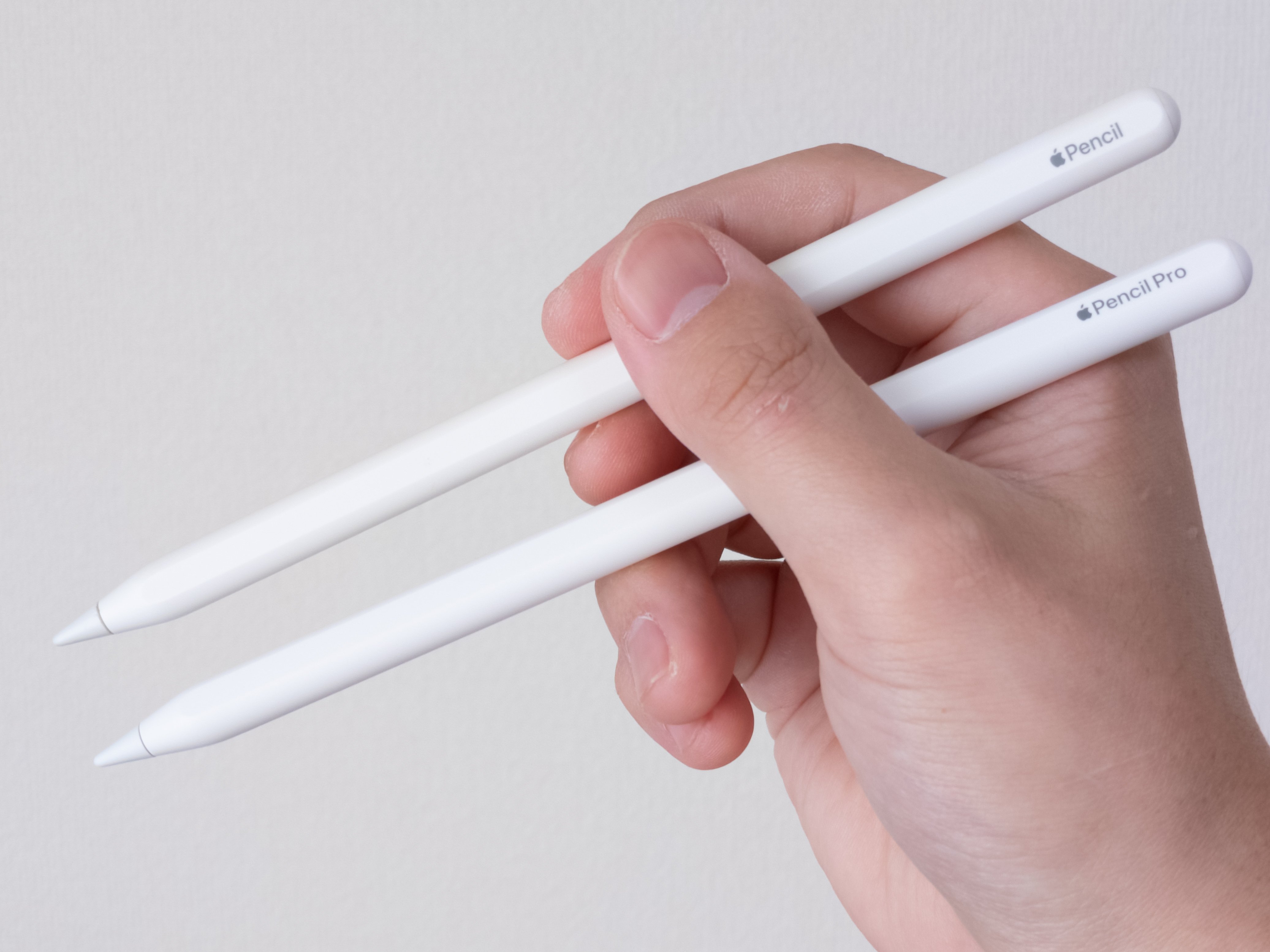 ガジェットレビュー】Apple Pencil │ オシャレなペンケースを2つご