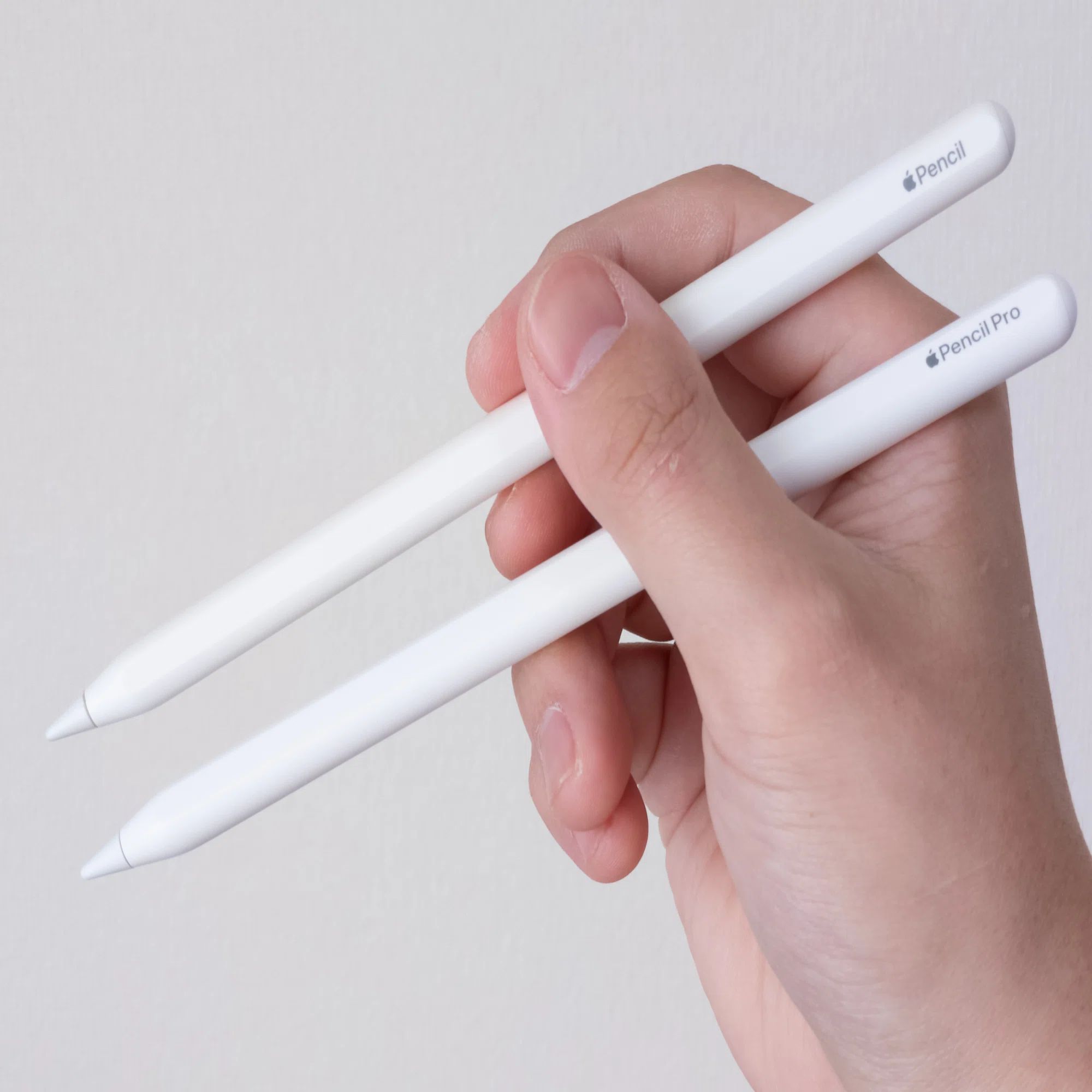 ガジェットレビュー】Apple Pencil │ オシャレなペンケースを2つご 