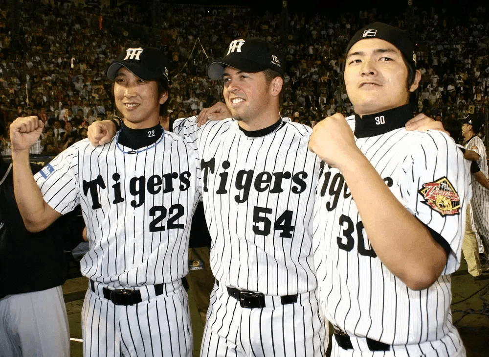 阪神タイガース 2005年 優勝 ユニフォー厶 阪神タイガース 2005年 優勝 ユニフォー厶 阪神タイガース 2005年 優勝