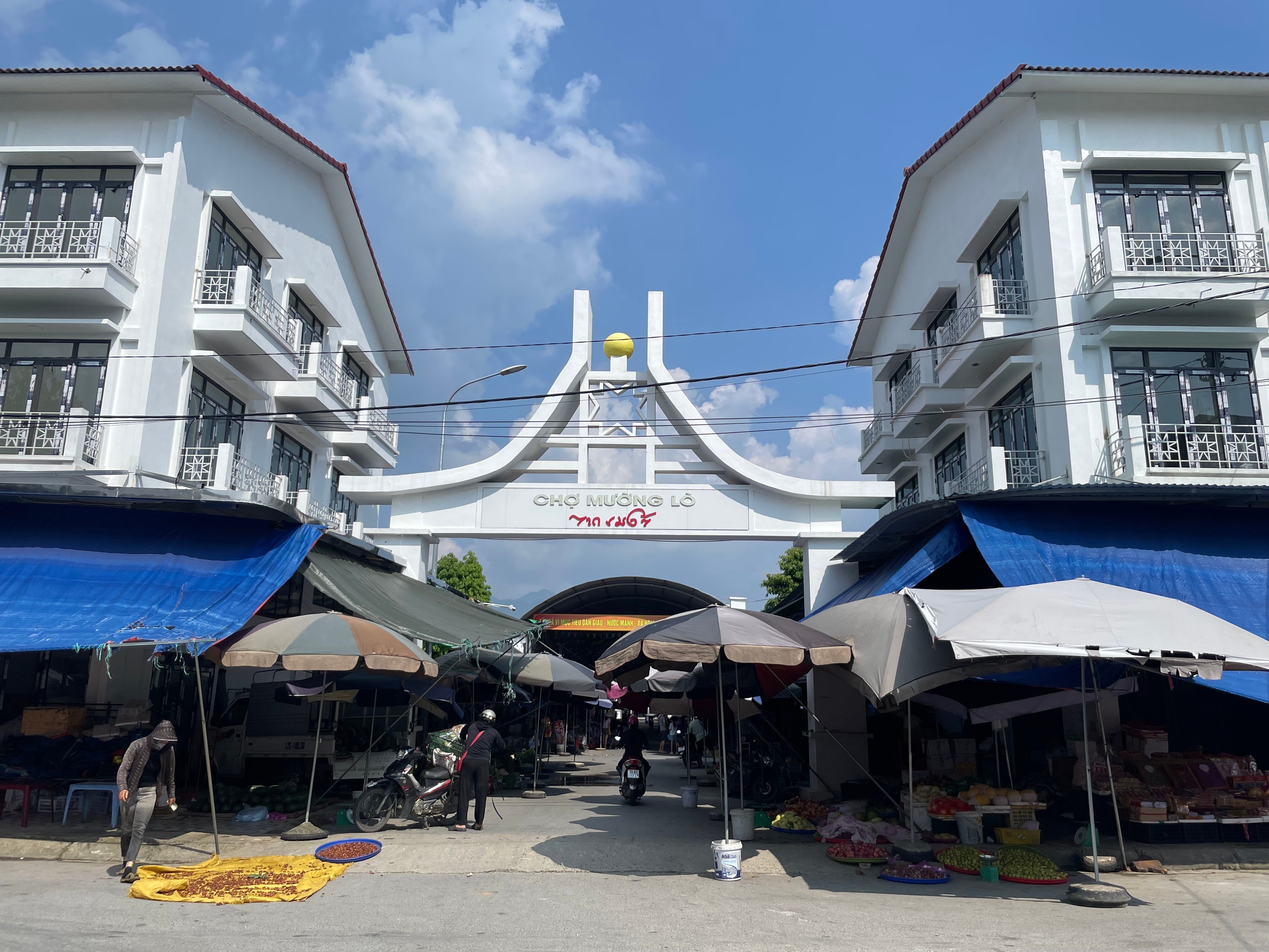 デッドストック 中国 タイ ベトナム山岳民族 民族衣装 プリミティブ 古道具坂田 ベトナム人も知らない少数民族・タイ族の世界②伝統衣装・民謡編