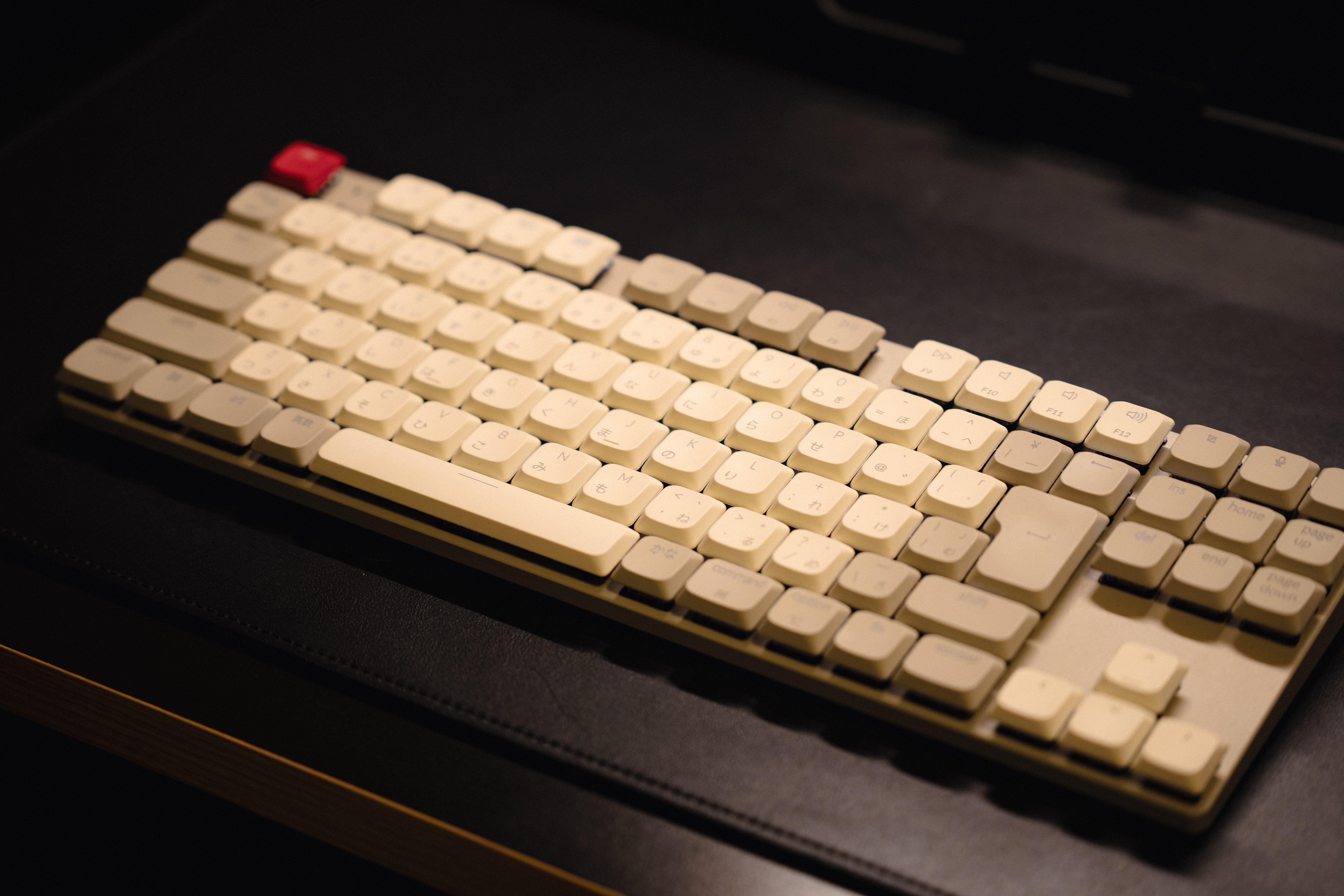 一目惚れ】レトロな色合いと現代の機能性を兼ね備えた逸品-Keychron K1