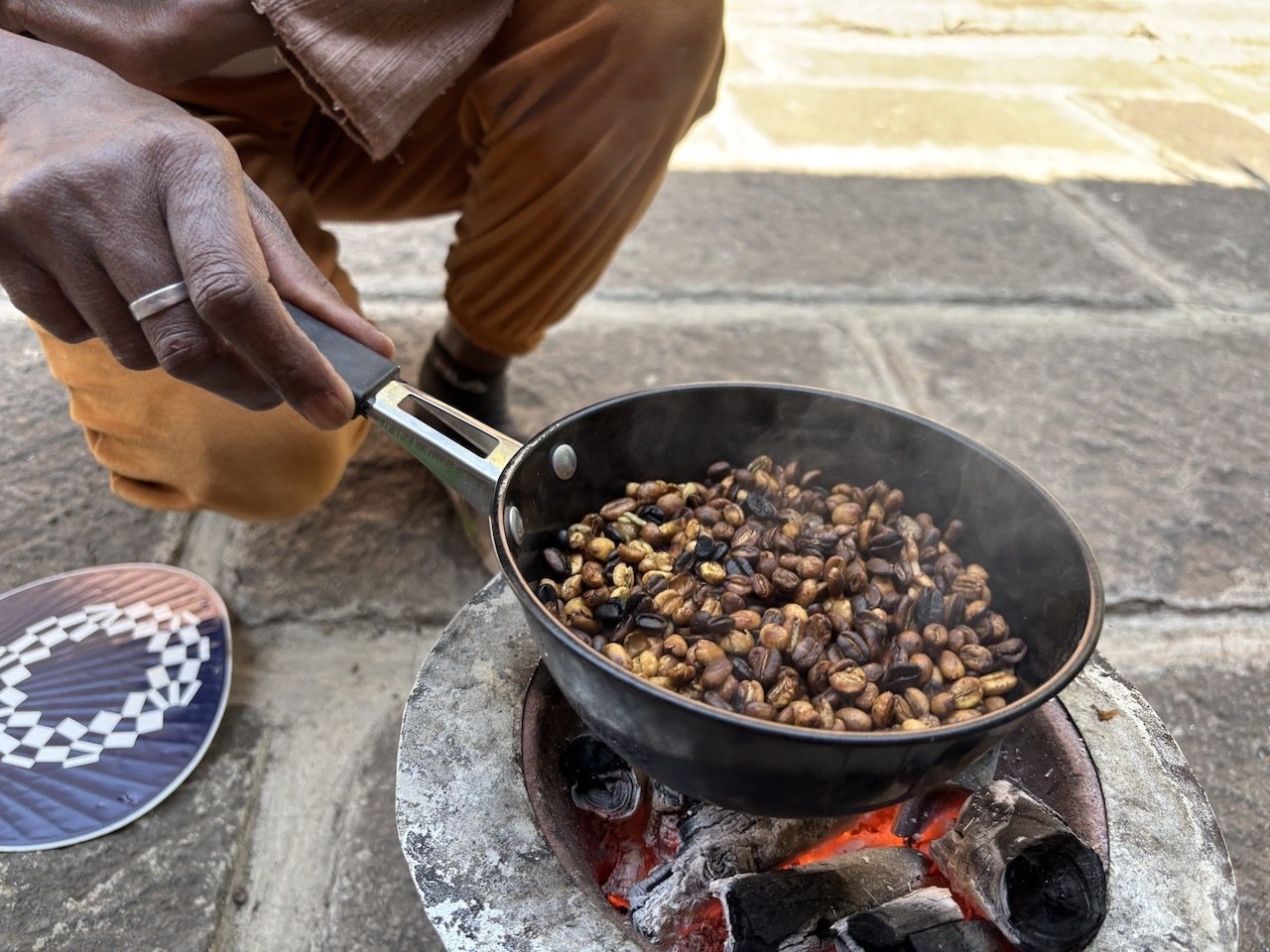 エチオピアのコーヒーポット コーヒー ドリップポット（コーヒー豆