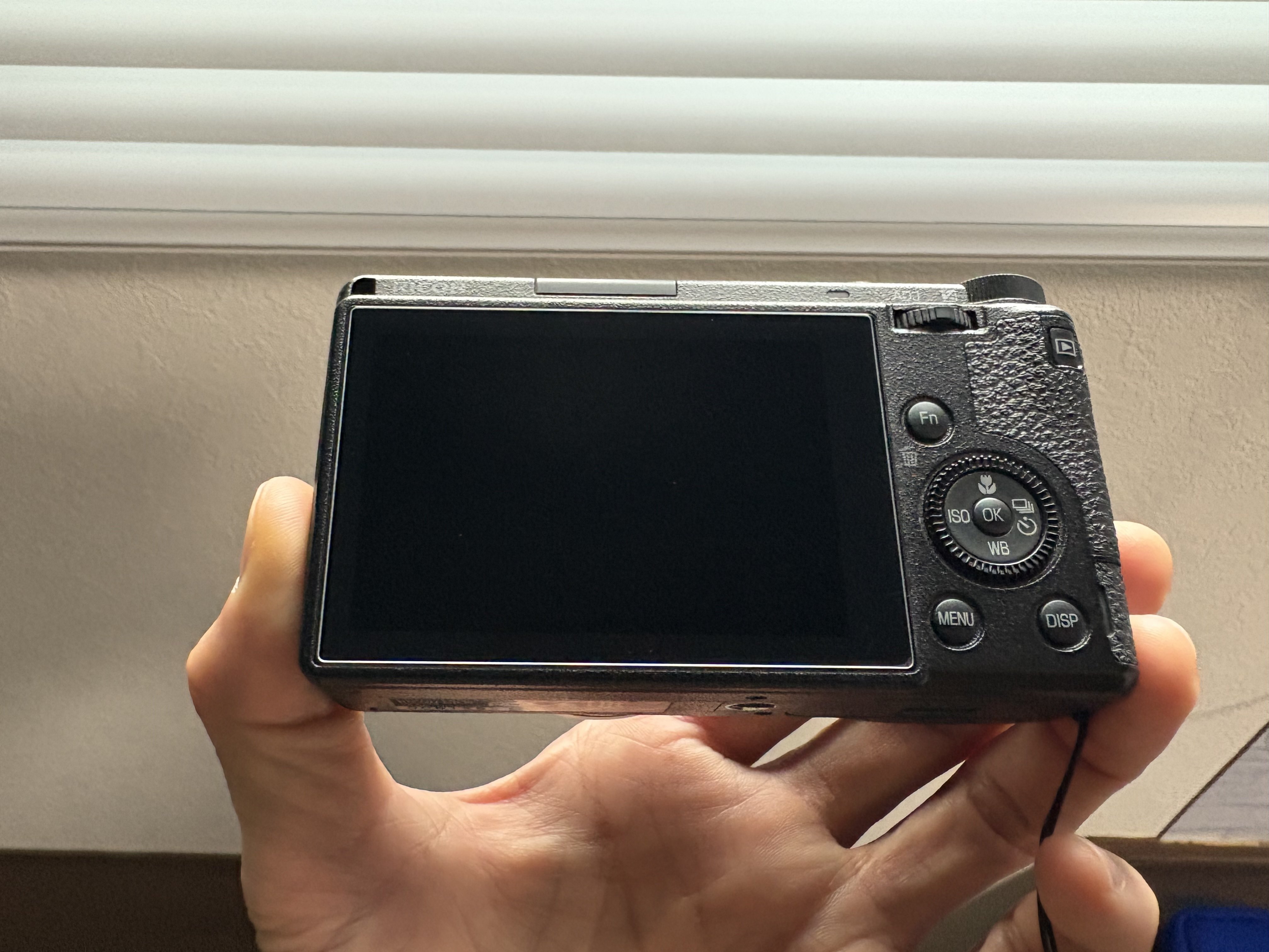 GRⅢ】液晶ガラスフィルムを派手に割ってしまった、の巻｜chiba