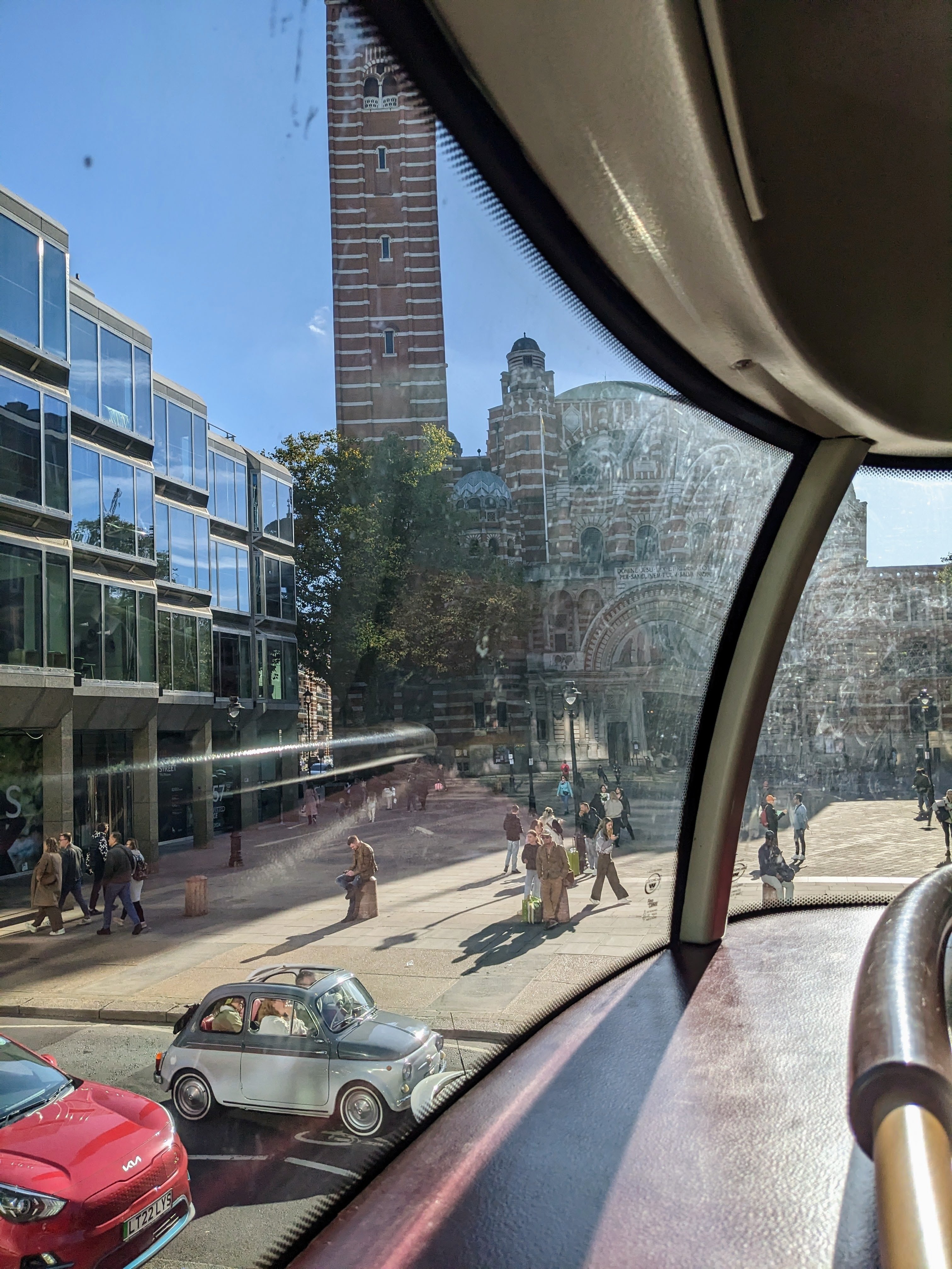 イギリス】 観光にもオススメのロンドンバス (Route 24)｜f00b4r