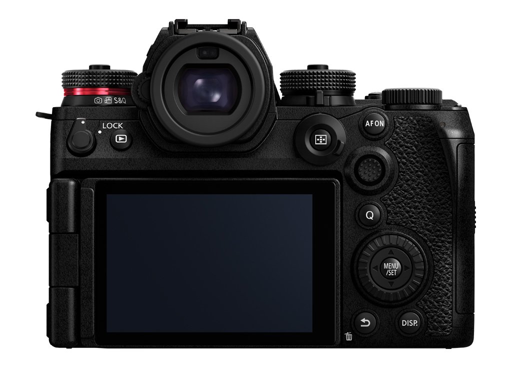 Vol.4】LUMIX史上、最高画質。六年越しに進化した、ハイブリッド