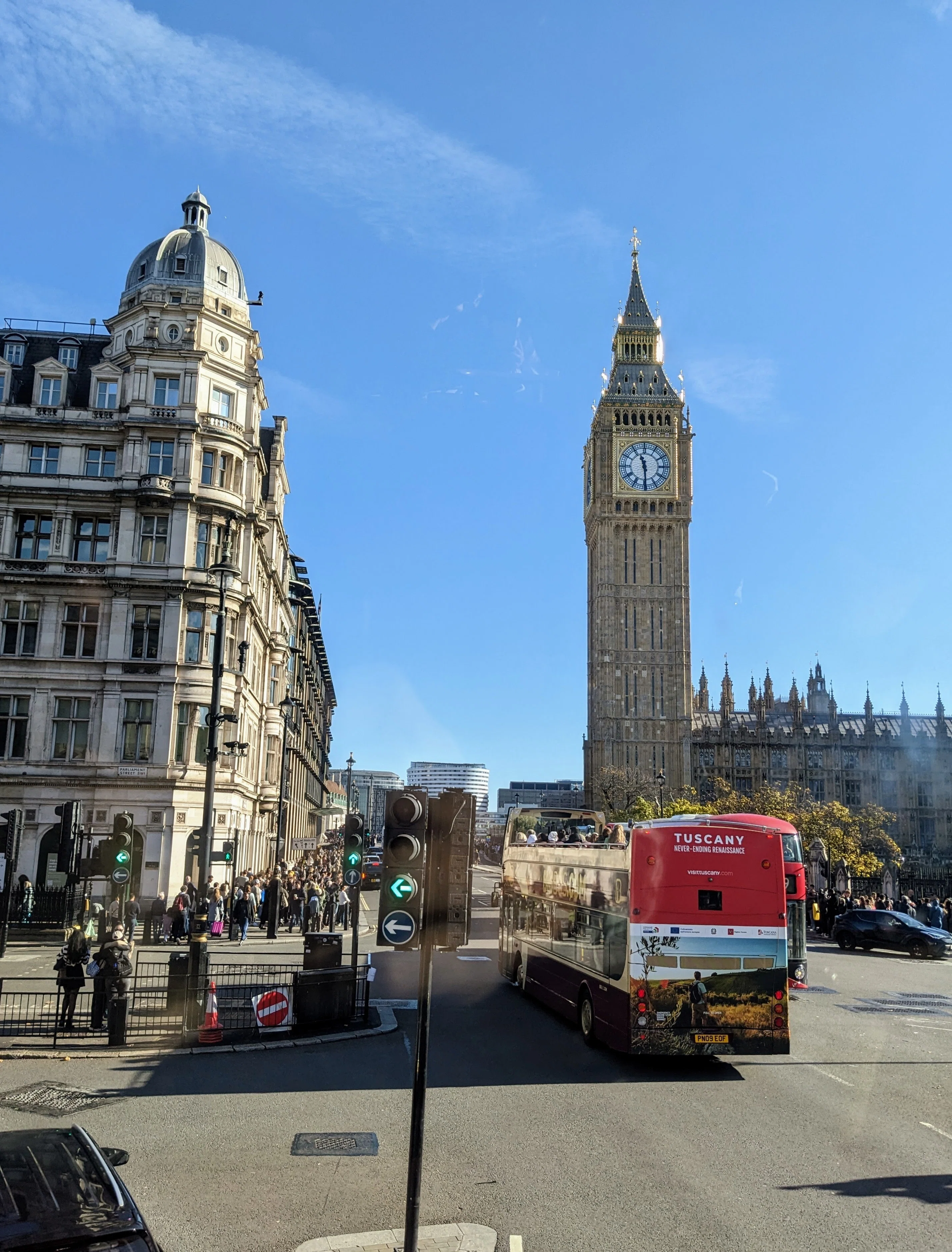 イギリス】 観光にもオススメのロンドンバス (Route 24)｜f00b4r