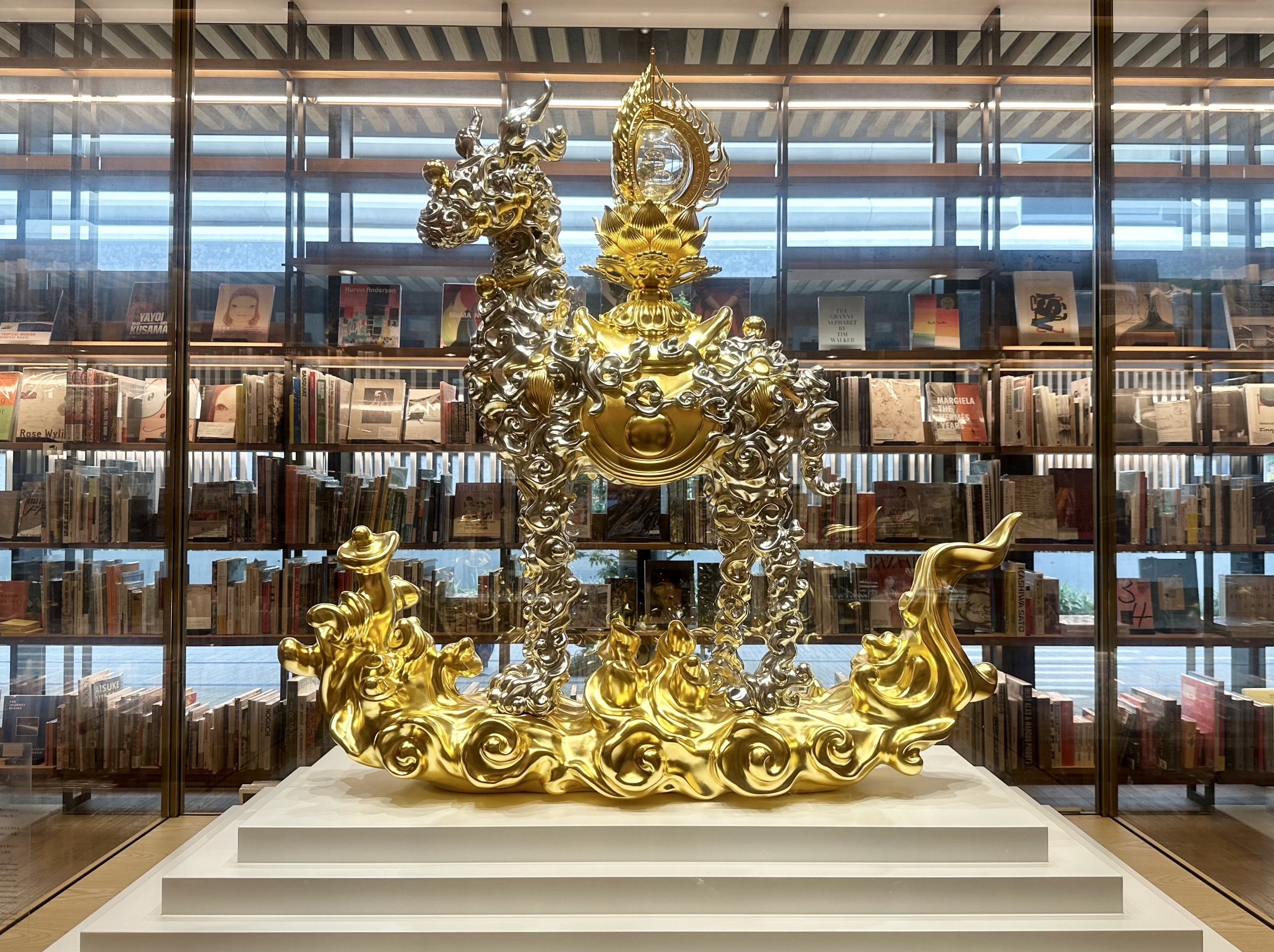 金と銀の姿に旅の記憶を重ねながら｜sanchi