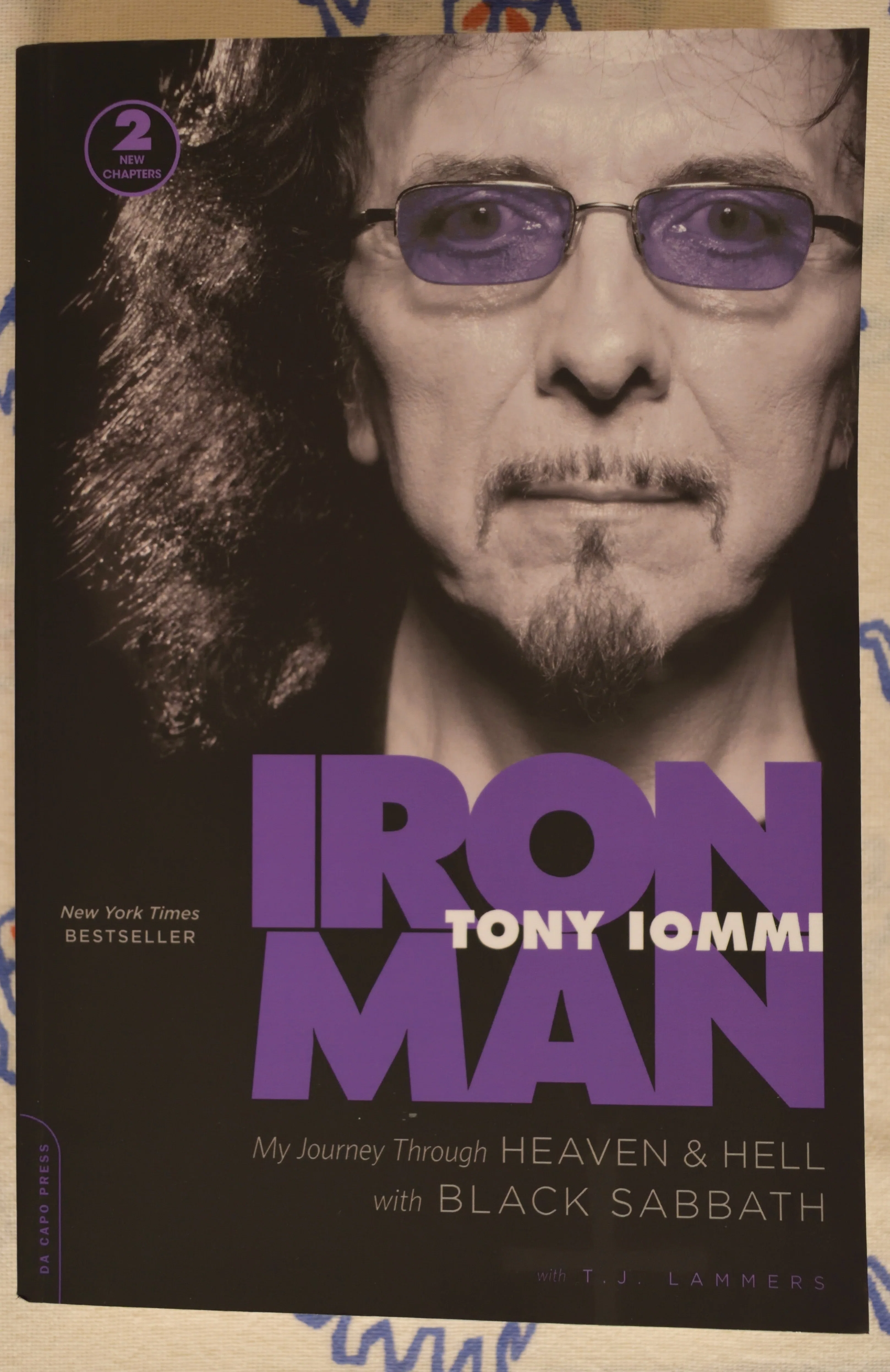 読書：Iron Man / Tony Iommi｜姫路いきもの写真