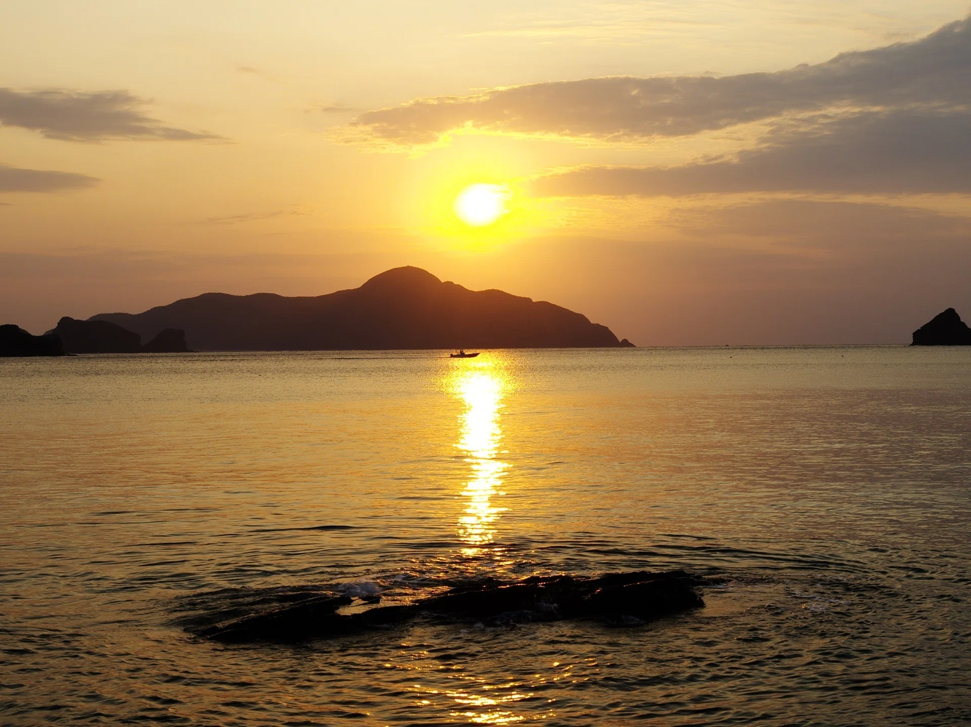 夕陽様確認用 座間味島から夕陽を眺める ～撮影旅行よもやま話集～｜綺麗な風景写真