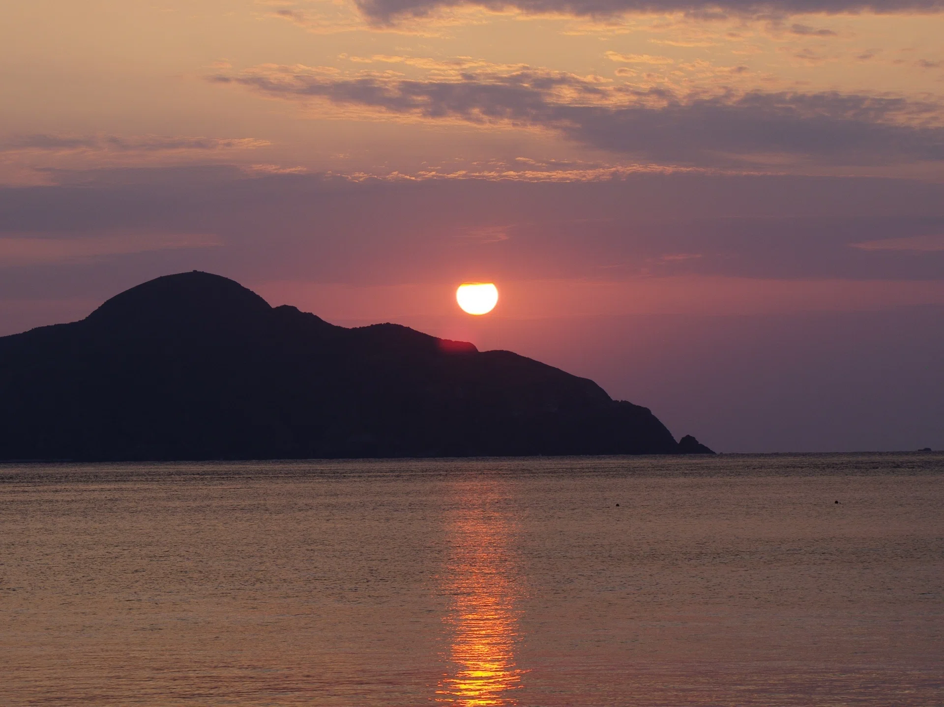 夕陽様確認用 座間味島から夕陽を眺める ～撮影旅行よもやま話集～｜綺麗な風景写真