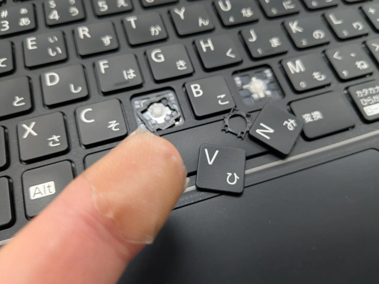 ノートPCのキーボードが破損｜デザイン思考と本質追究を楽しもう♫