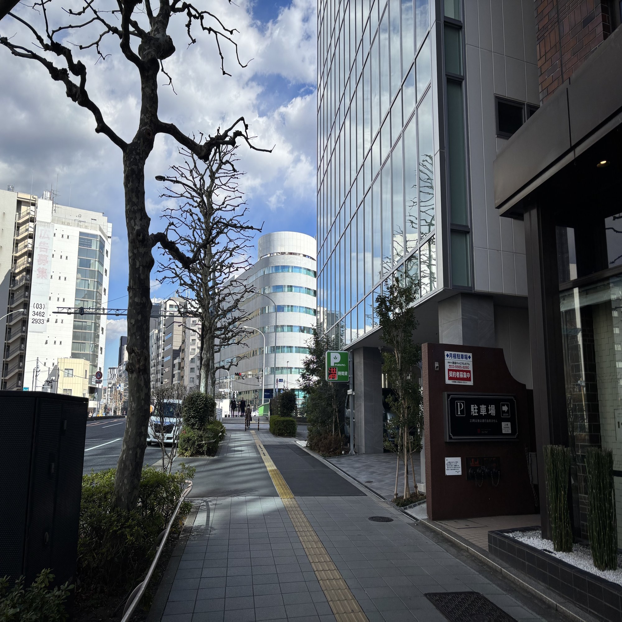 ご来社されるみなさんへ】写真付きフィル・カンパニーへの行き方解説【新富町駅・築地駅】｜フィル・カンパニー