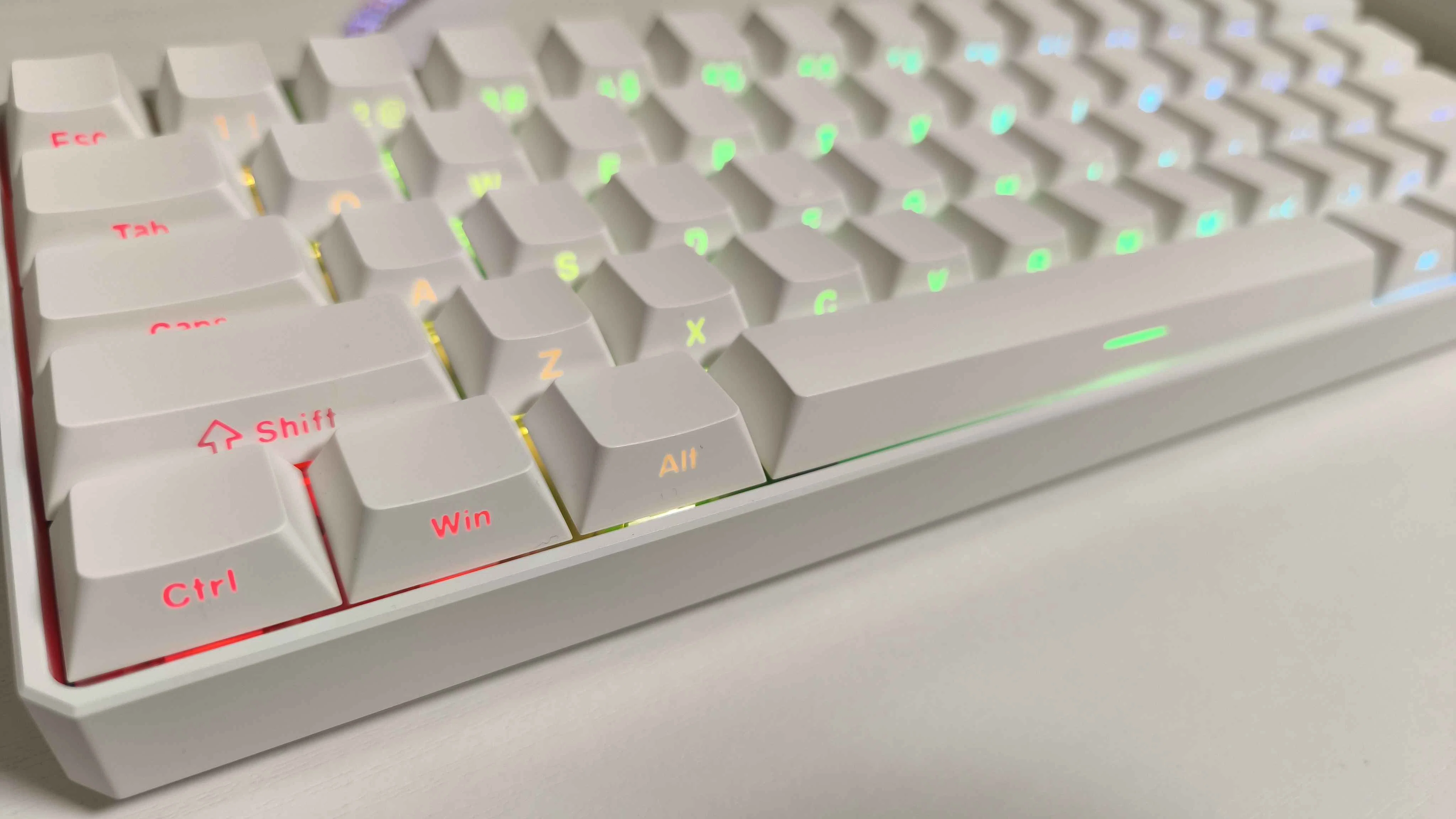 ほりぶー　白　ソフビ 5980円から買える超高性能ラピッドトリガーキーボード【FUN60Pro