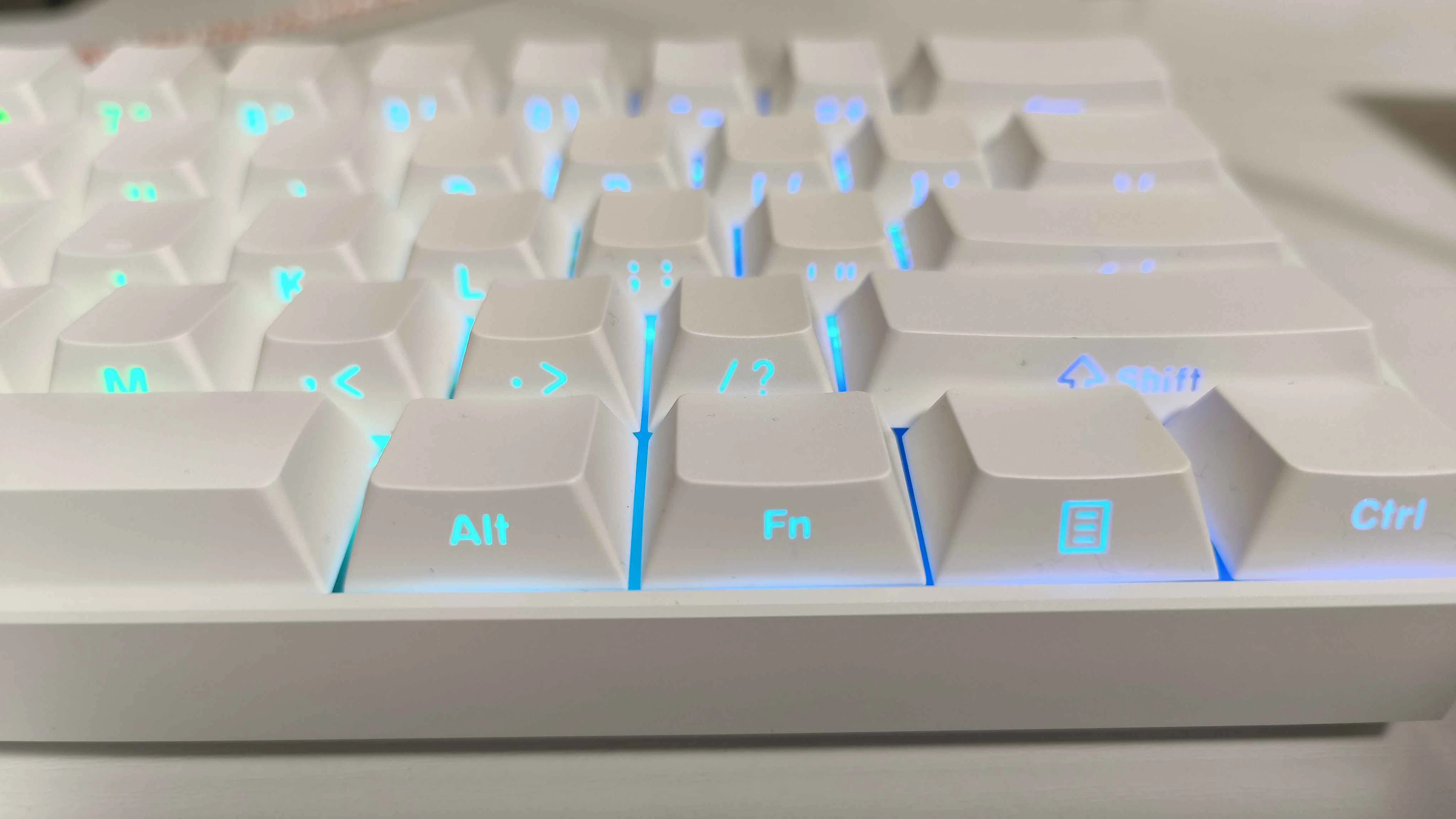 5980円から買える超高性能ラピッドトリガーキーボード【FUN60Pro