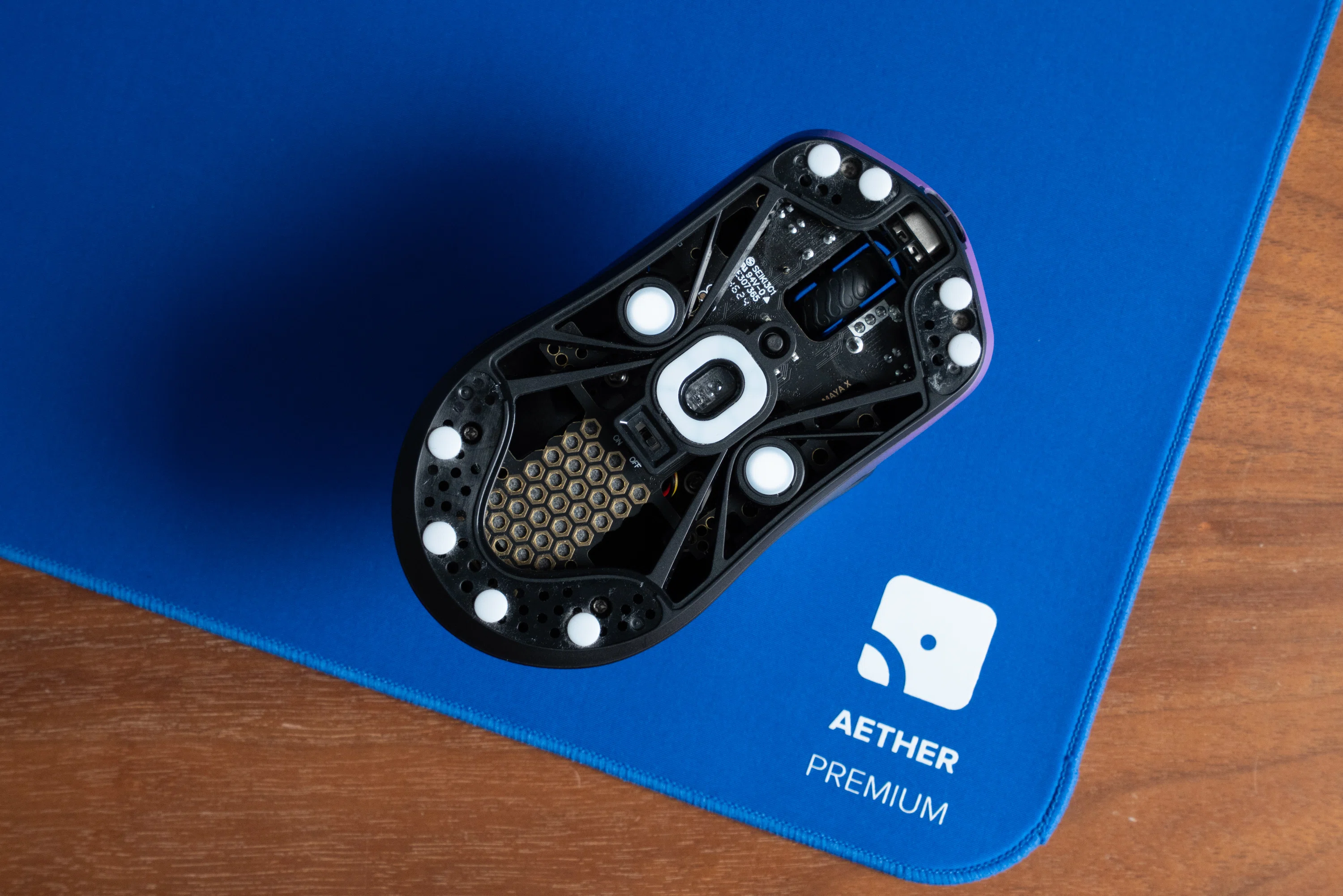 AETHER PREMIUM V2 XL ゲーミングマウスパッド 何でもこなせる優等生】QUAOAR AETHER Premium ざっくりレビュー｜さくや