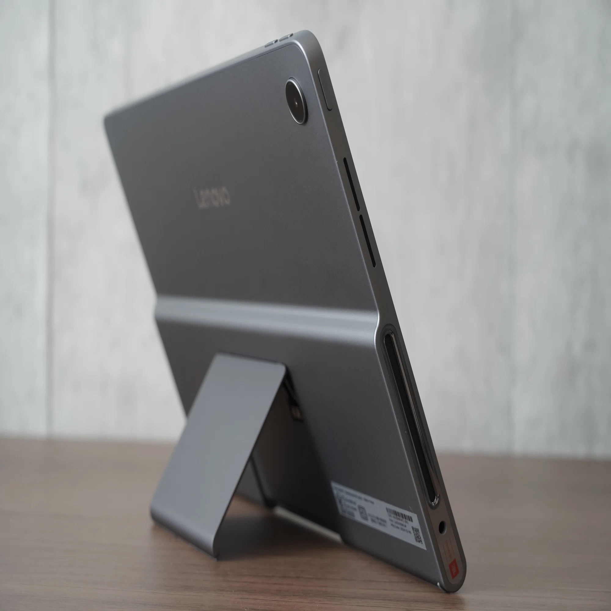 Lenovo Tab Plus」は三位一体の非常に満足度の高いタブレット…なのに 