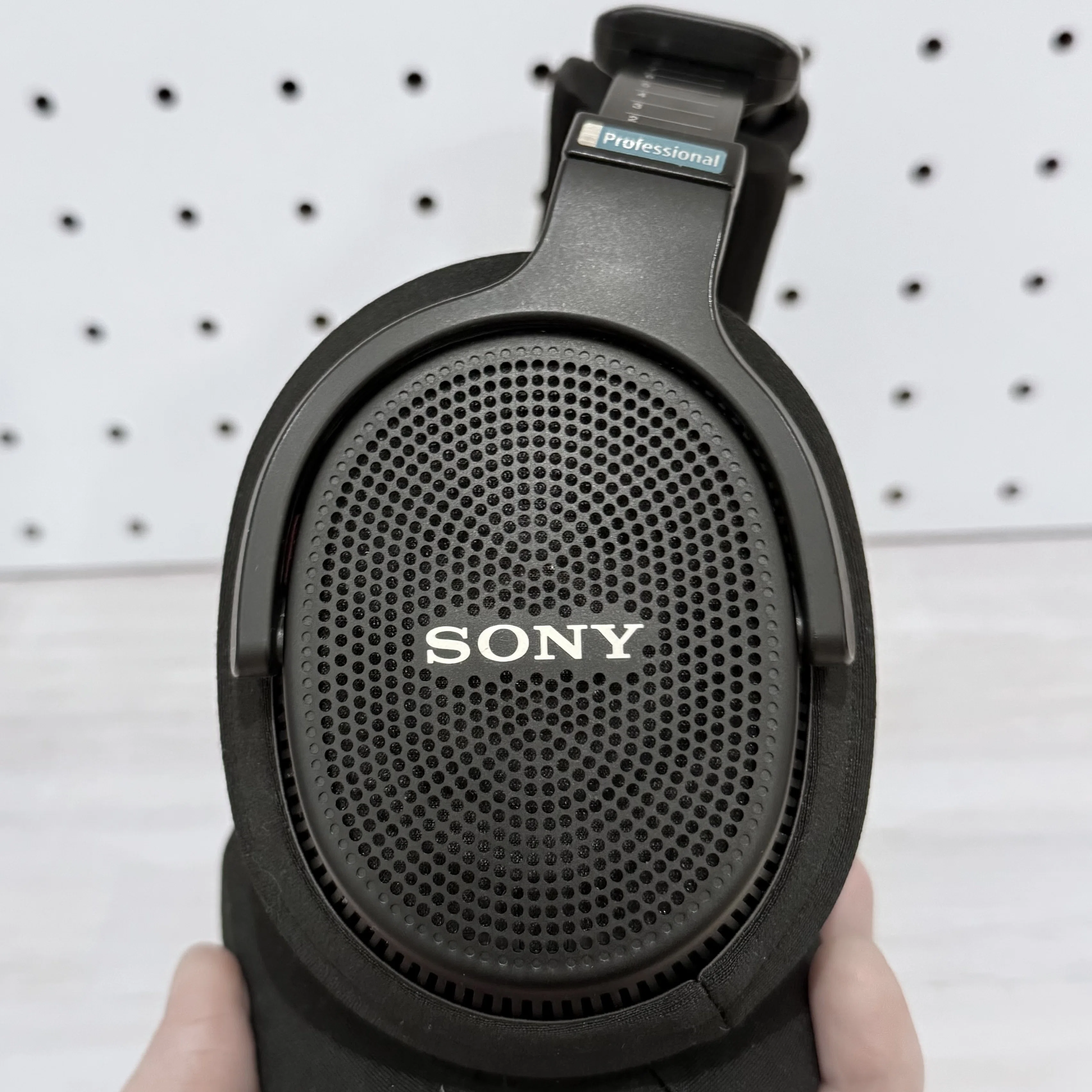これ、iPhoneに良いです、ソニーのヘッドホン「MDR-MV1」 iPhoneでも