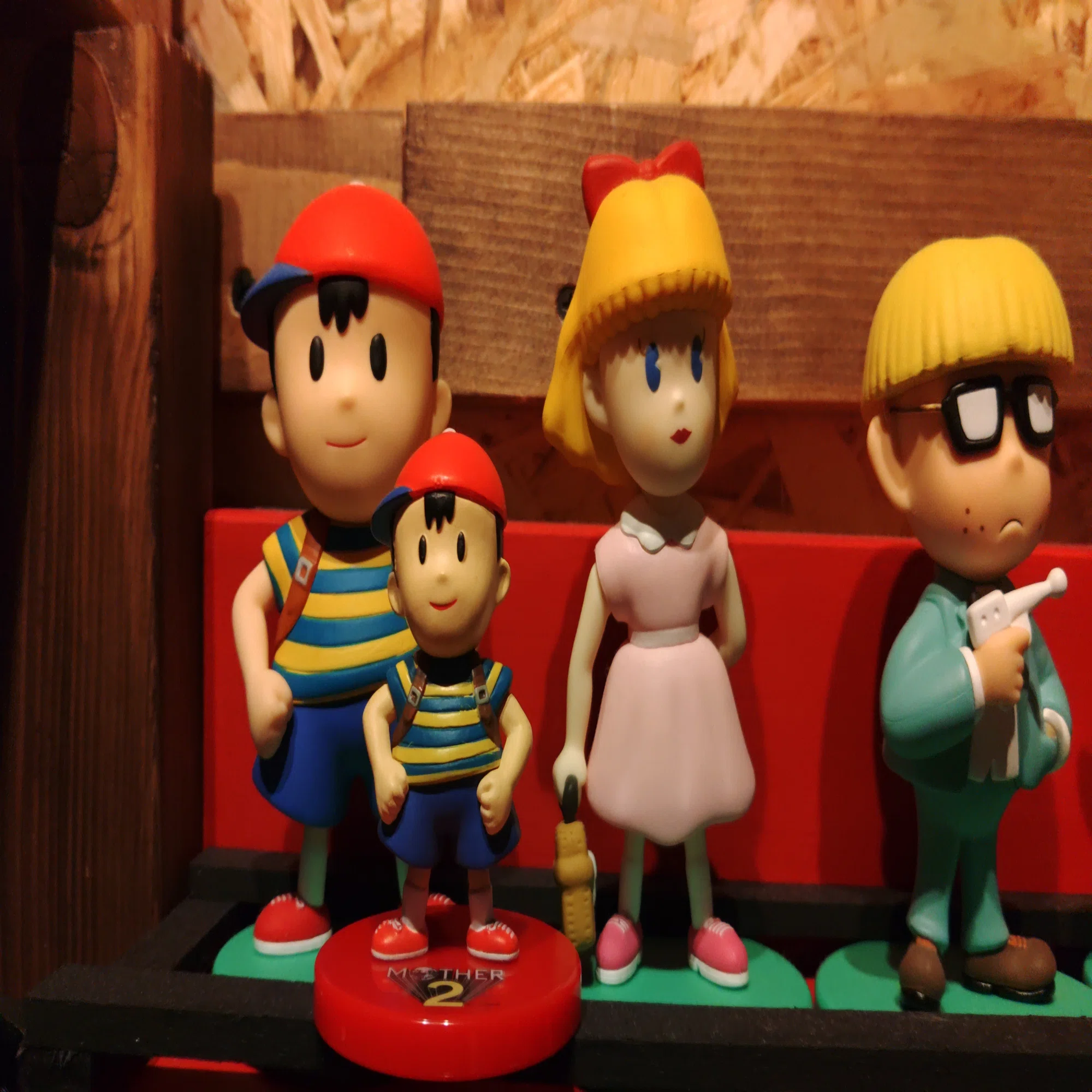 DIY記事】MOTHER2 スタンドフィギュアのガラスケース｜ゆうま