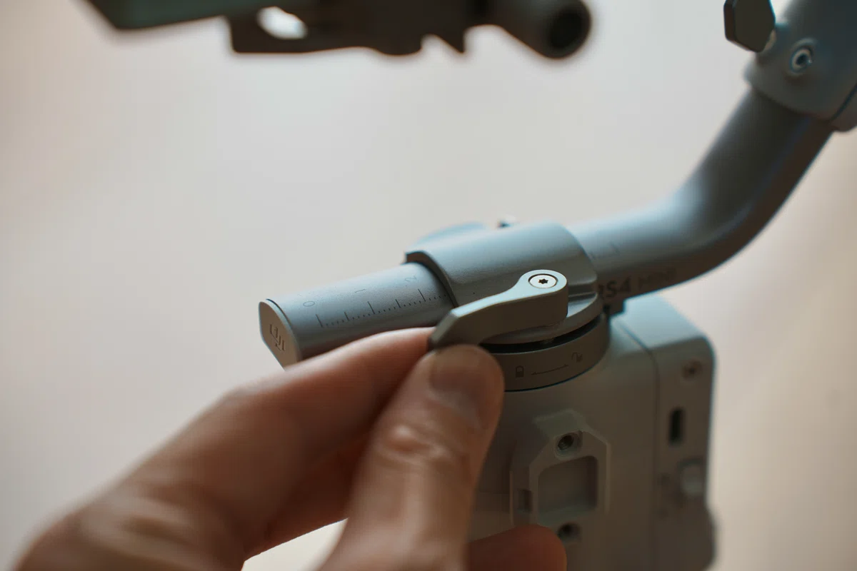 使用感ほぼゼロ DJI RS4 未使用備品多数（DJI RS 4 Miniが発表された 