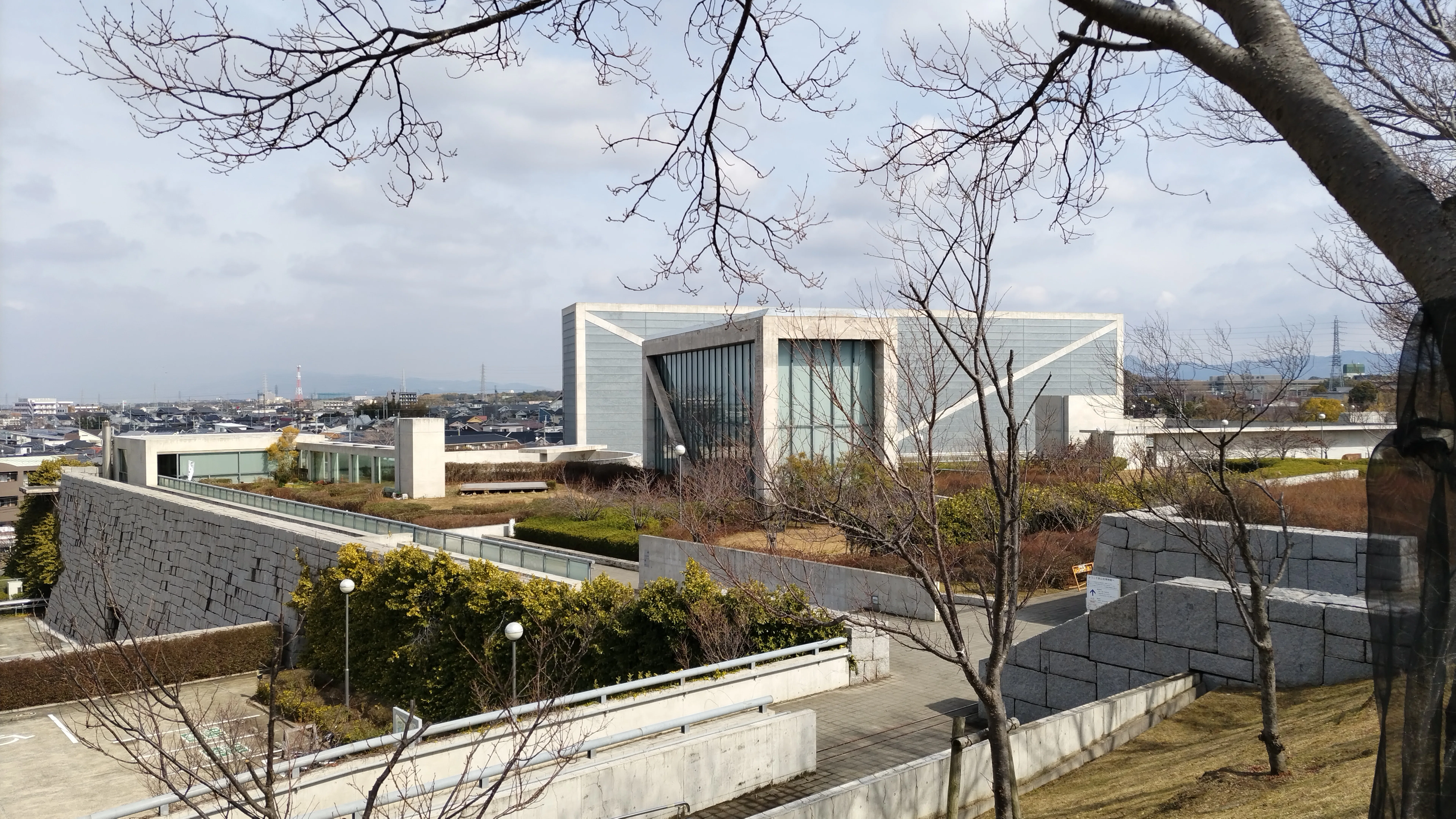 日本最古の狭山池は、今も人々の生活を支えている！｜こもりく