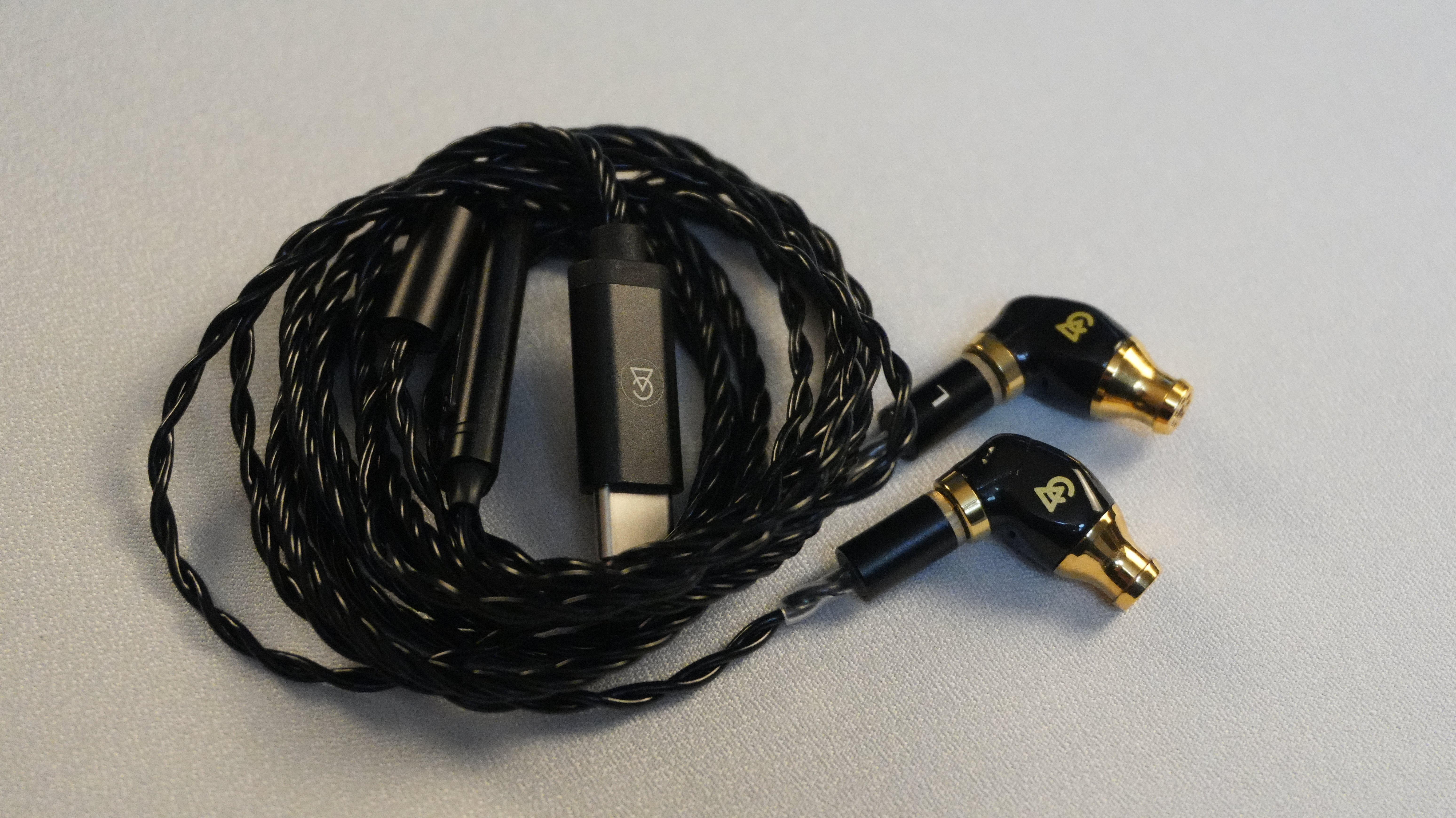 Campfire Audio「Axion」｜いぉふぉと
