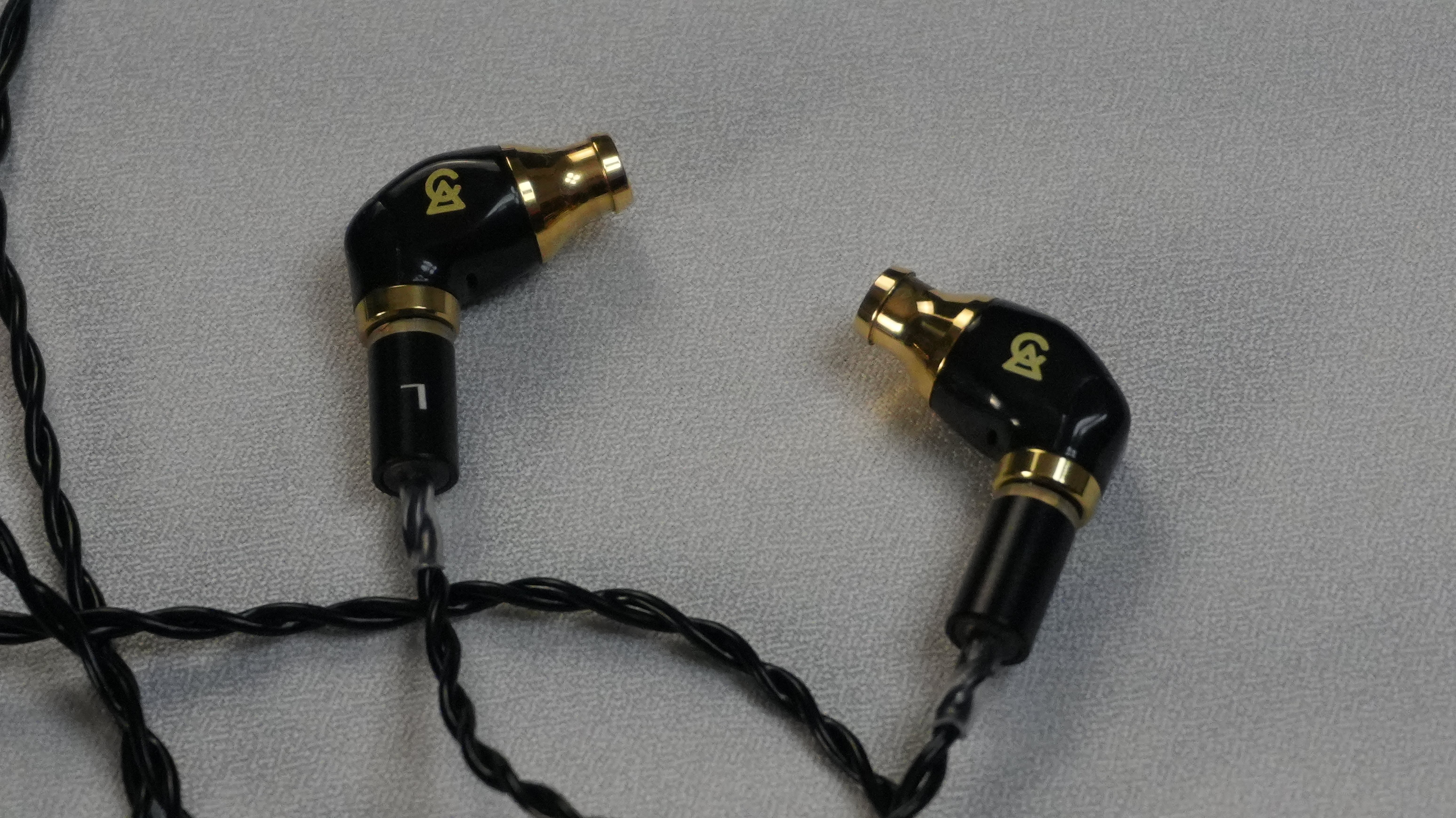 Campfire Audio「Axion」｜いぉふぉと