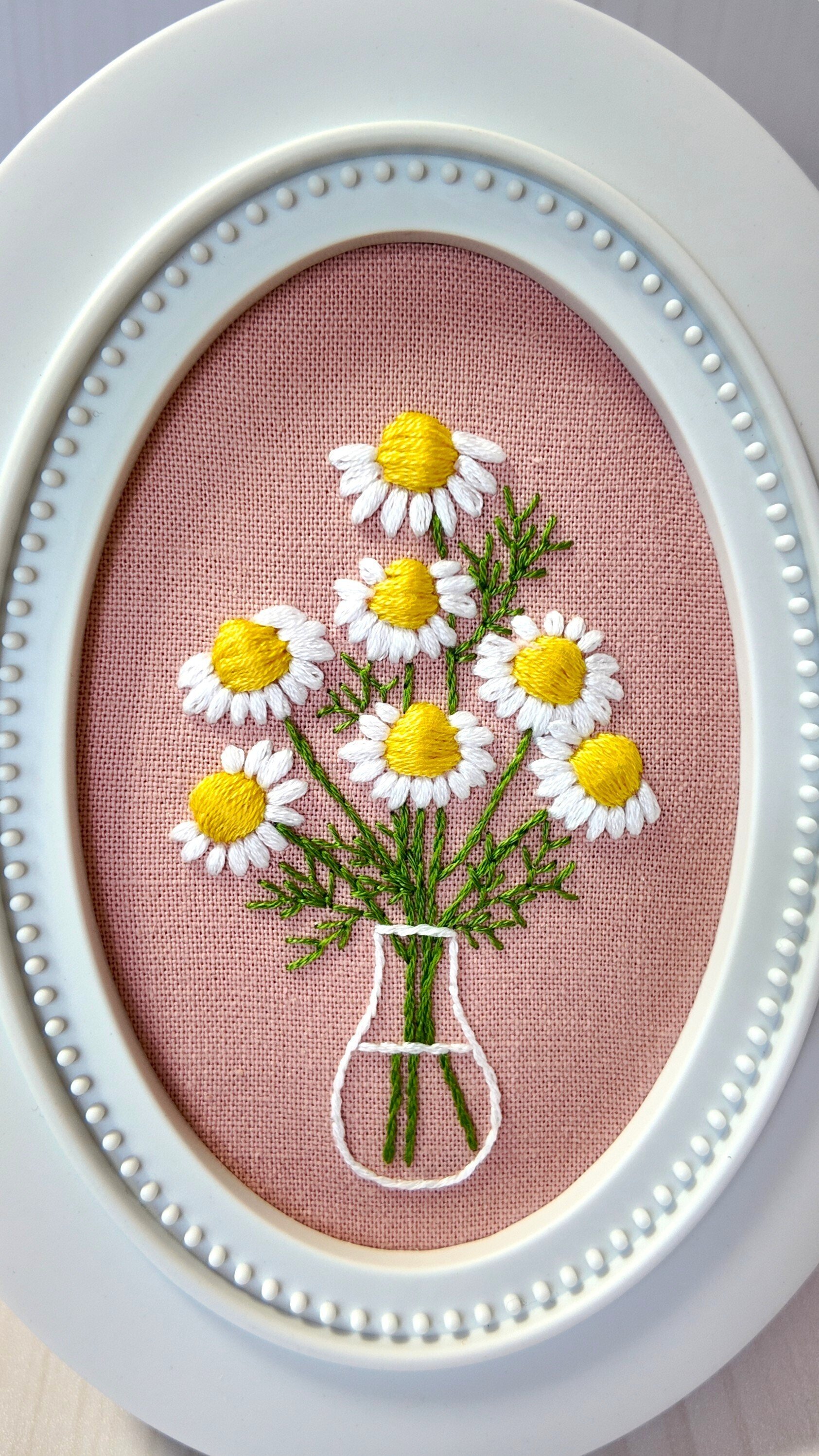 刺繍図案付】カモミール-YouTube解説あり-｜はなめろん｜刺繍作家