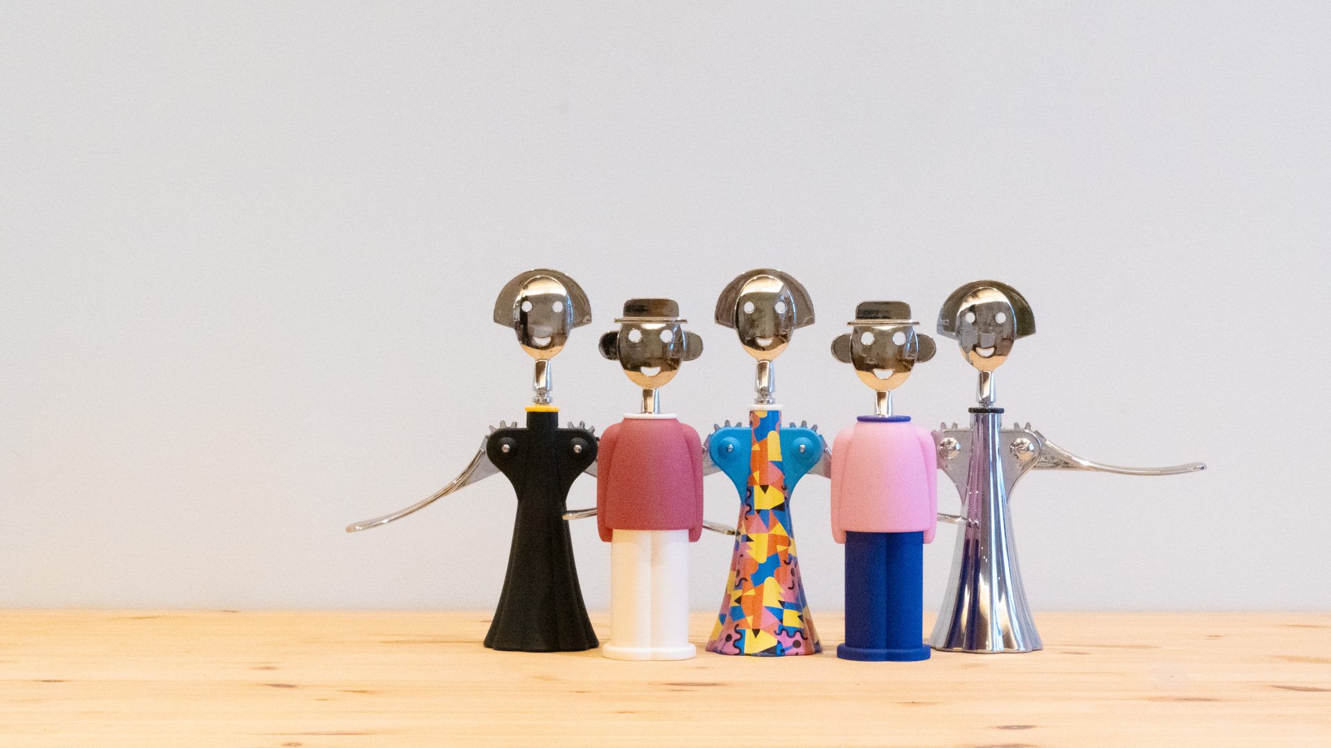 ワインを抜栓したくなるワインオープナーALESSI”ANNAとALESSANDROの