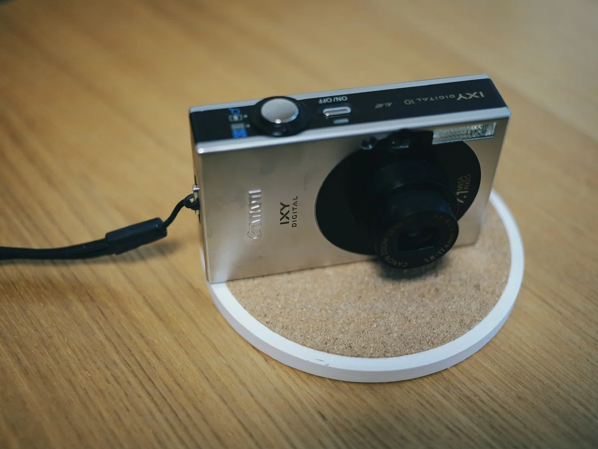 一瞬だけ復活したCanon IXY DIGITAL 10｜にしかわささき