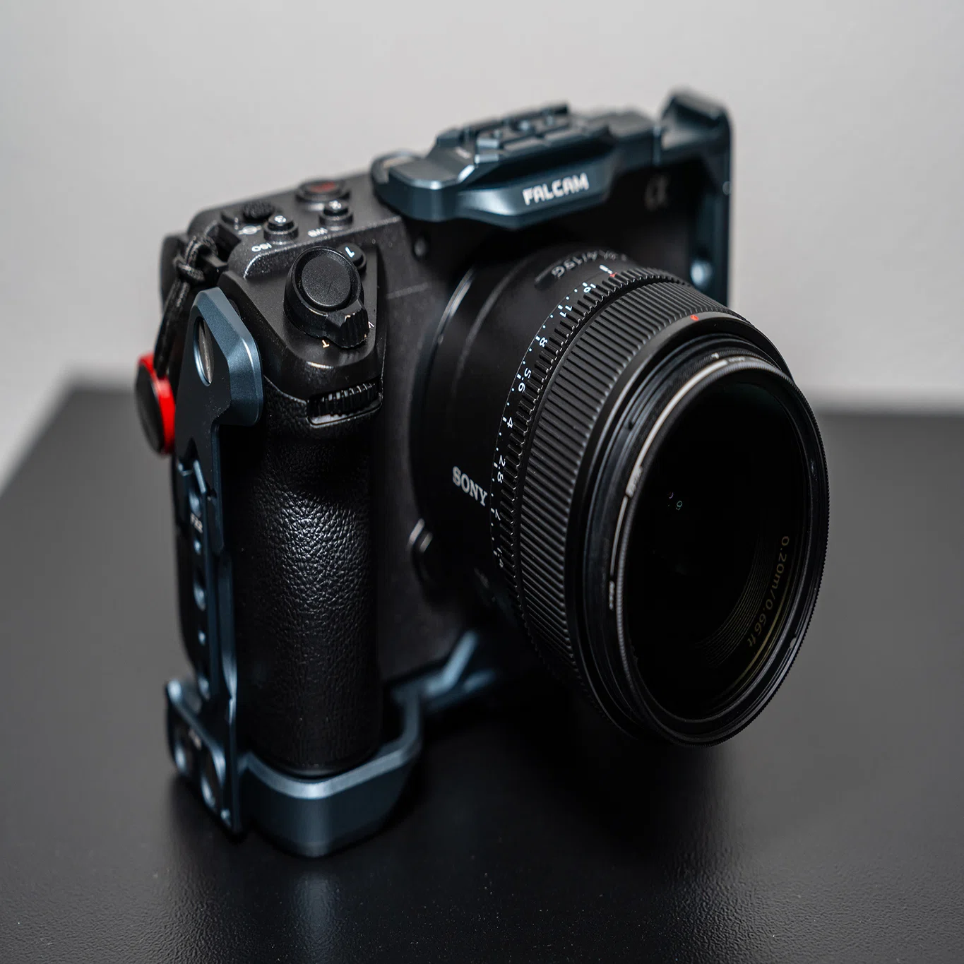 作例多数】APS-C専用レンズ「SONY E 15mm」が動画撮影で不可欠な理由 