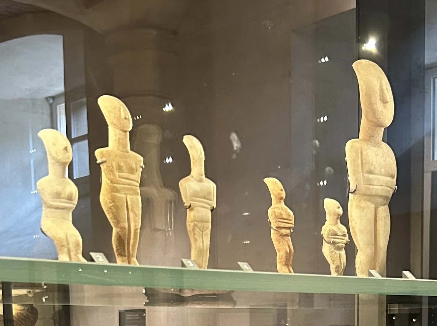 子供のためのルーブル美術館(177) 青いエーゲ海を知る顔/この