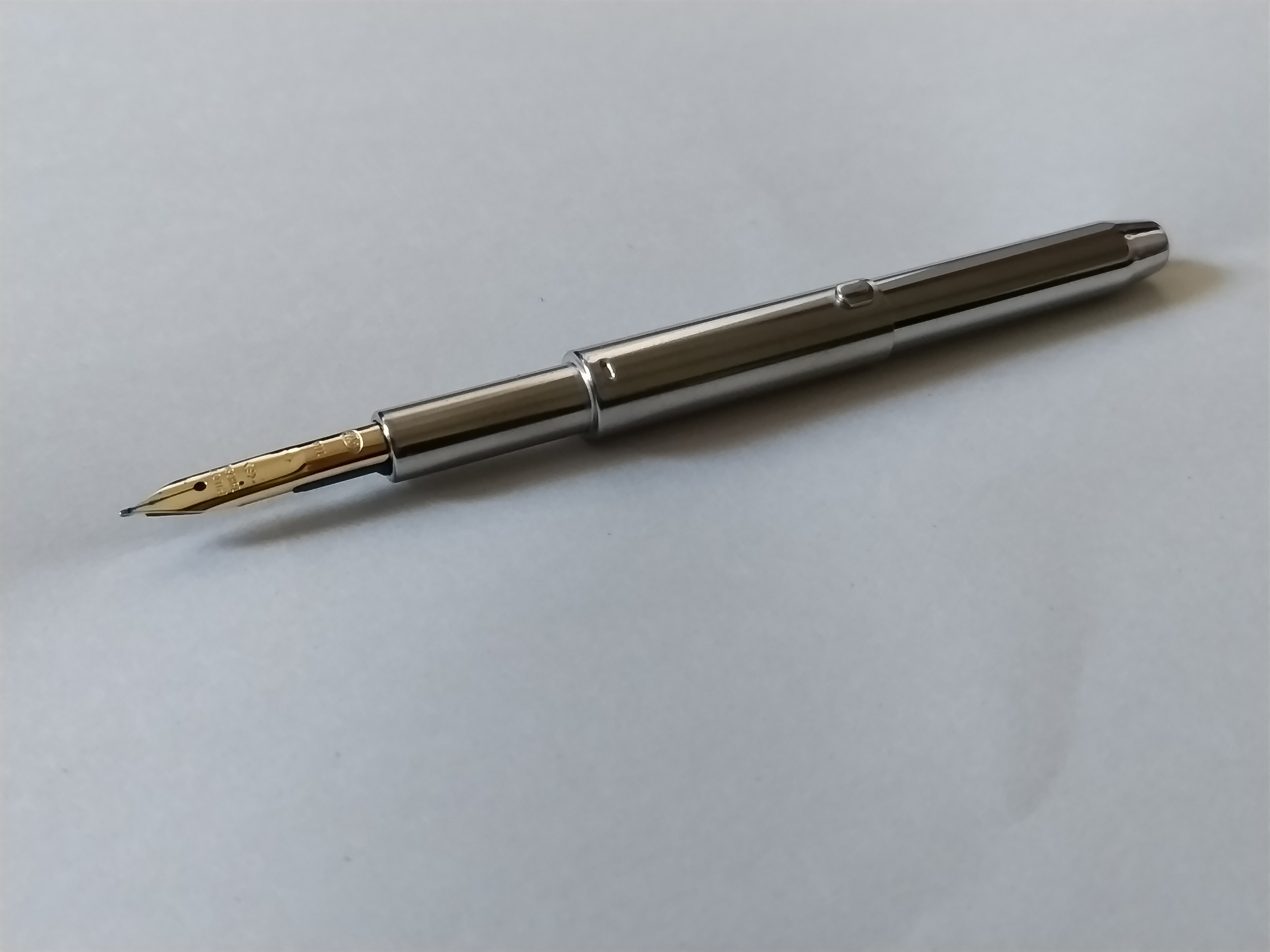 極美品　パイロット　キャップレス　デシモ　万年筆　18k 細字　Fニブ ▶︎ PILOT「キャップレス」シリーズ - K I N B U N D o . キ ン