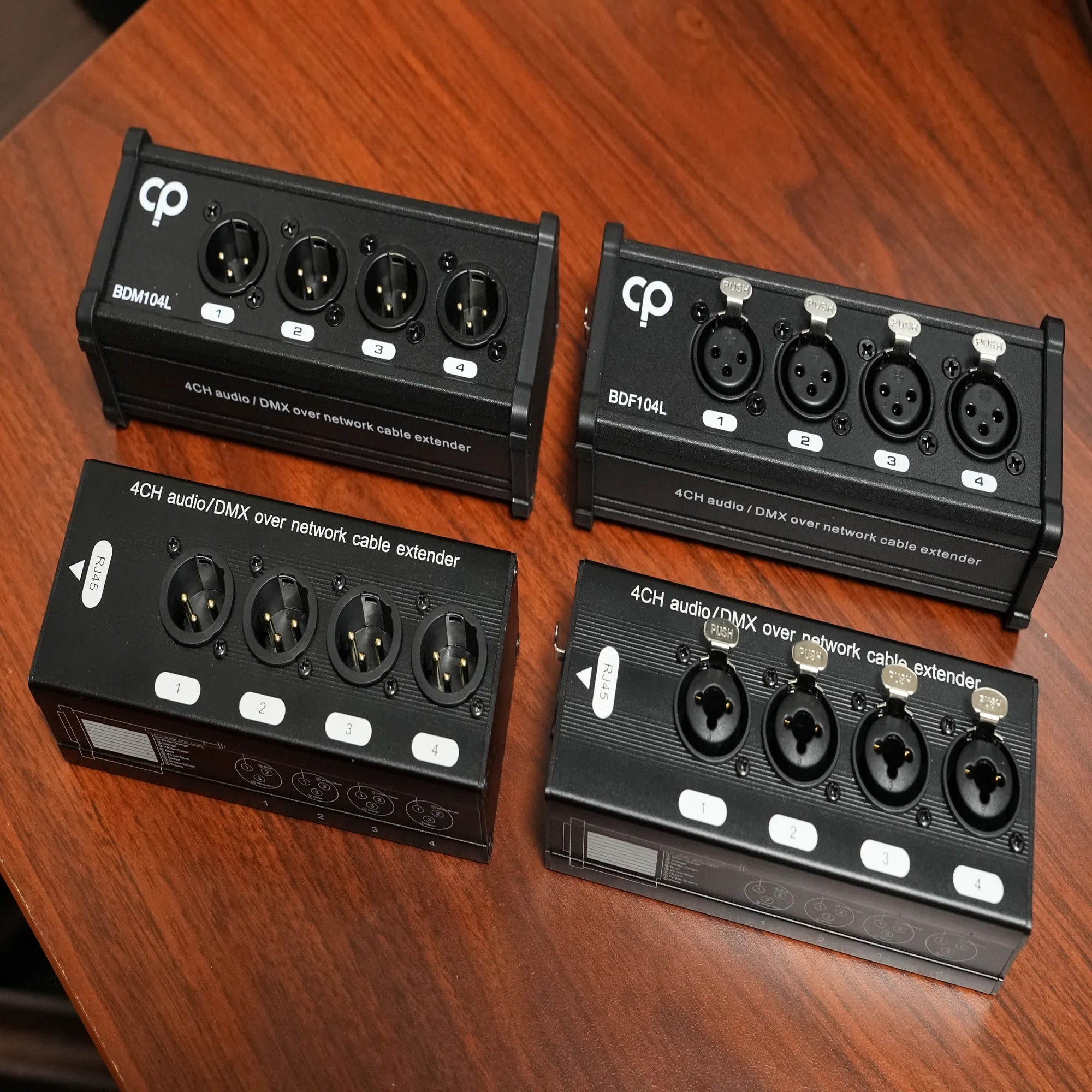 LANケーブル1本で音声ケーブル4本分の音を伝送できる「マルチ 