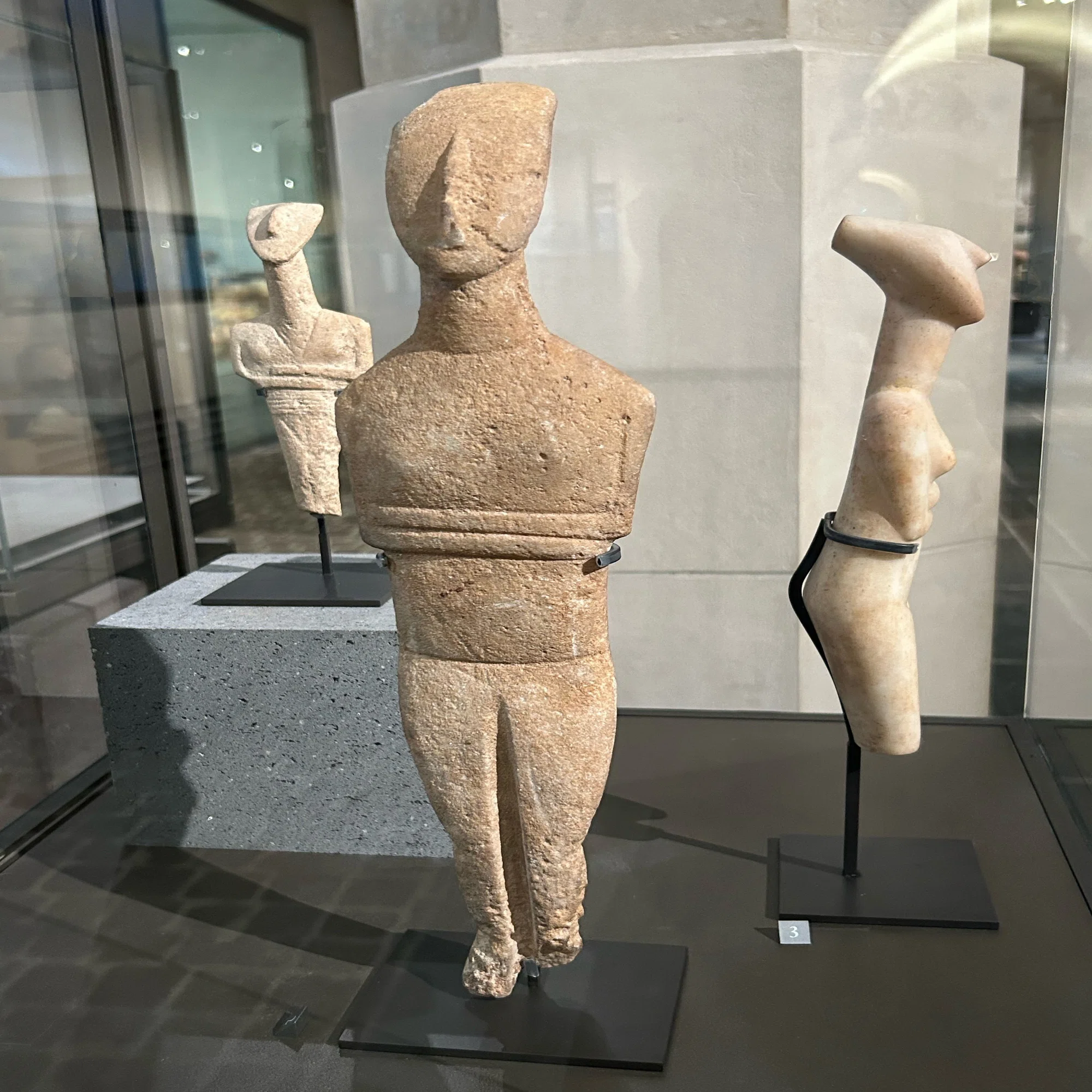 子供のためのルーブル美術館(177) 青いエーゲ海を知る顔/この 