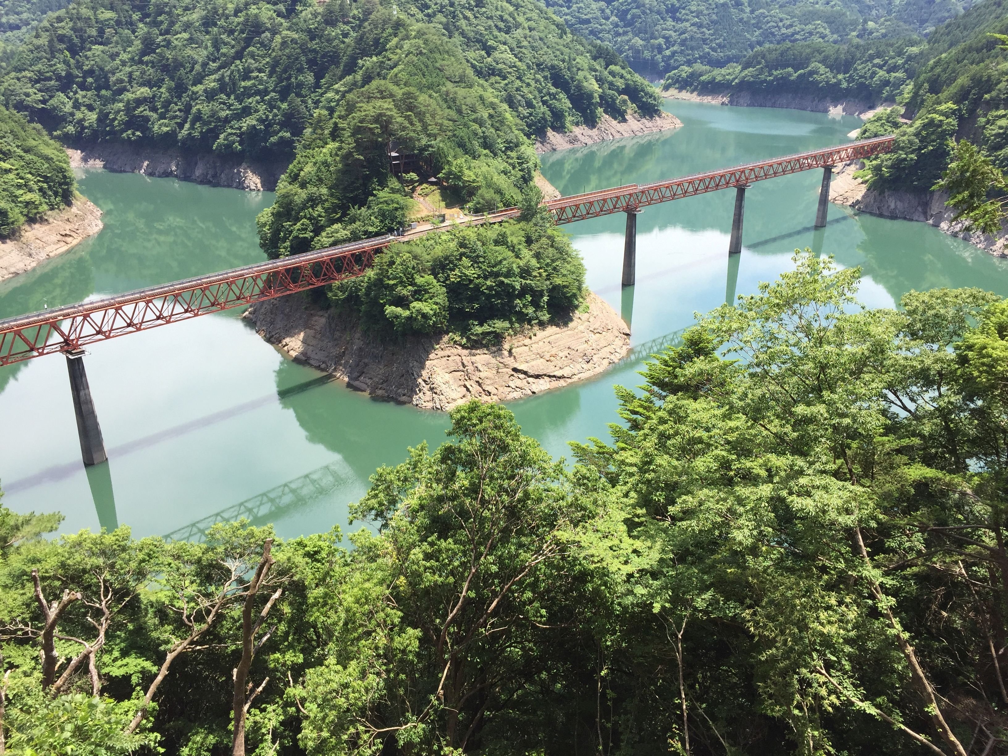 湖渡船と吊り橋と廃線小路 ー 晩秋の井川湖 オクシズふらり旅 ー