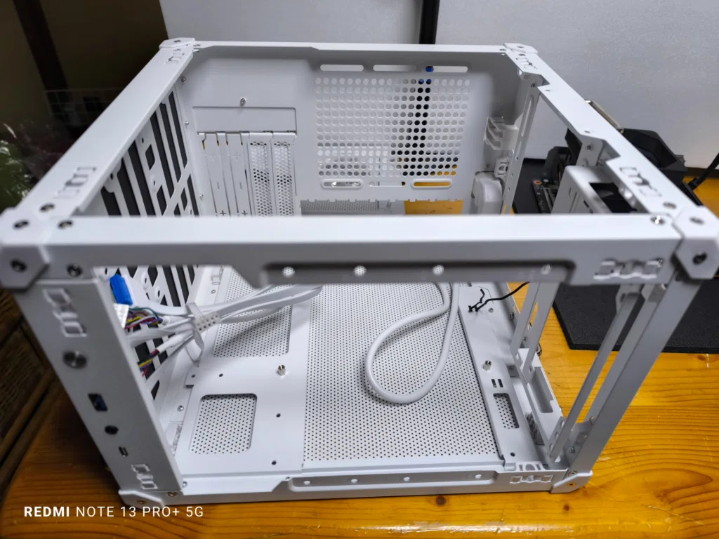 BD790I SEとJonsbo C6 ITXなどで自作PCを組んだら自己満足した｜重藤 六