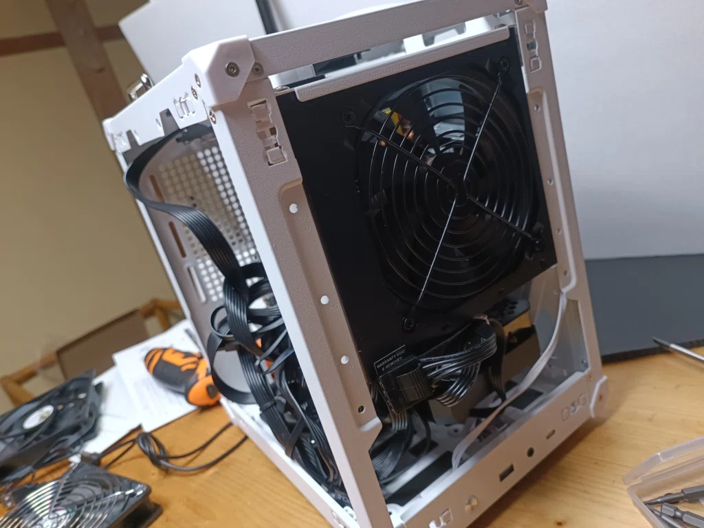 BD790I SEとJonsbo C6 ITXなどで自作PCを組んだら自己満足した｜重藤 六